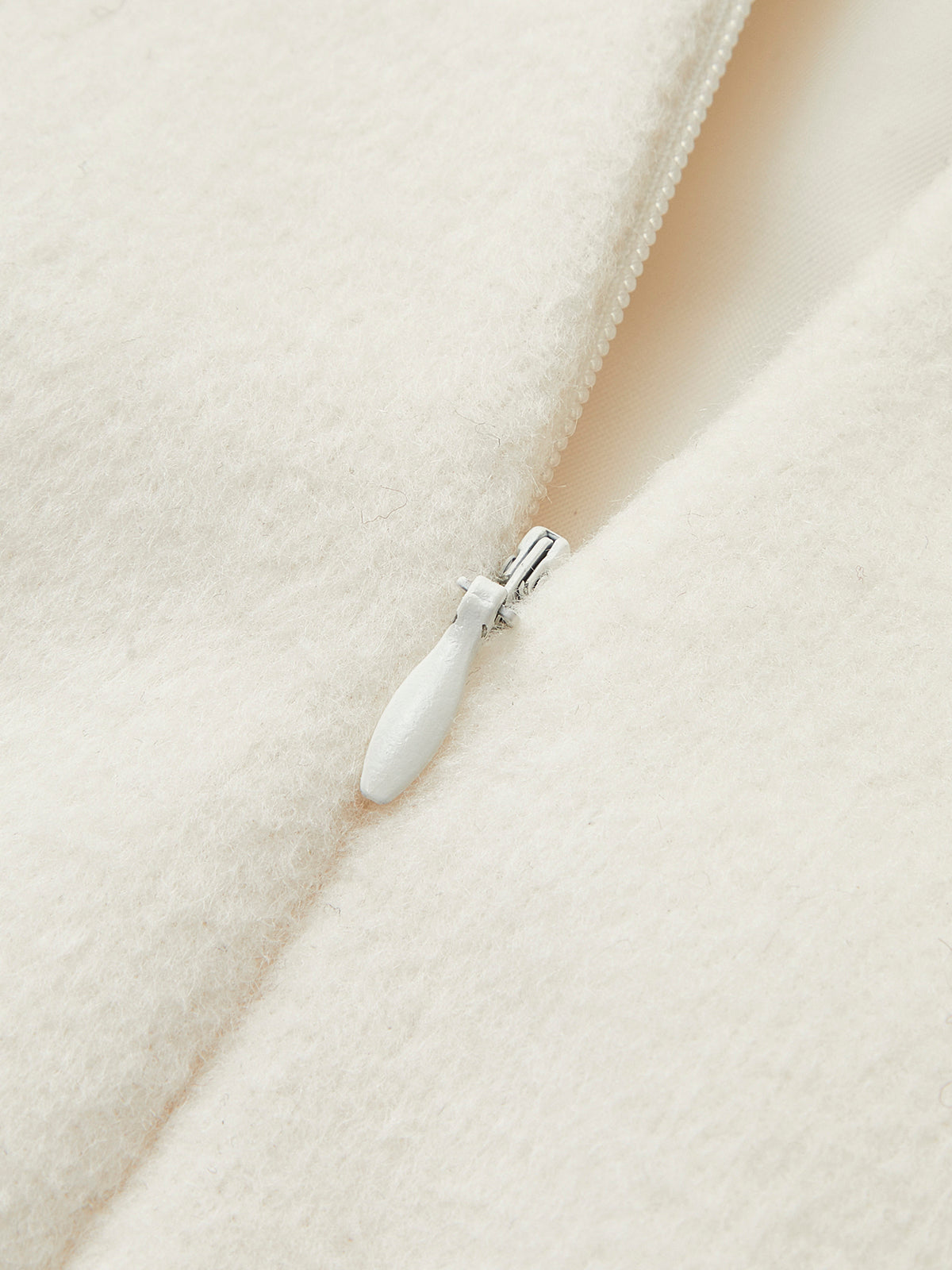 Pin-Detail Sleeveless Warm Dress-Chicvia