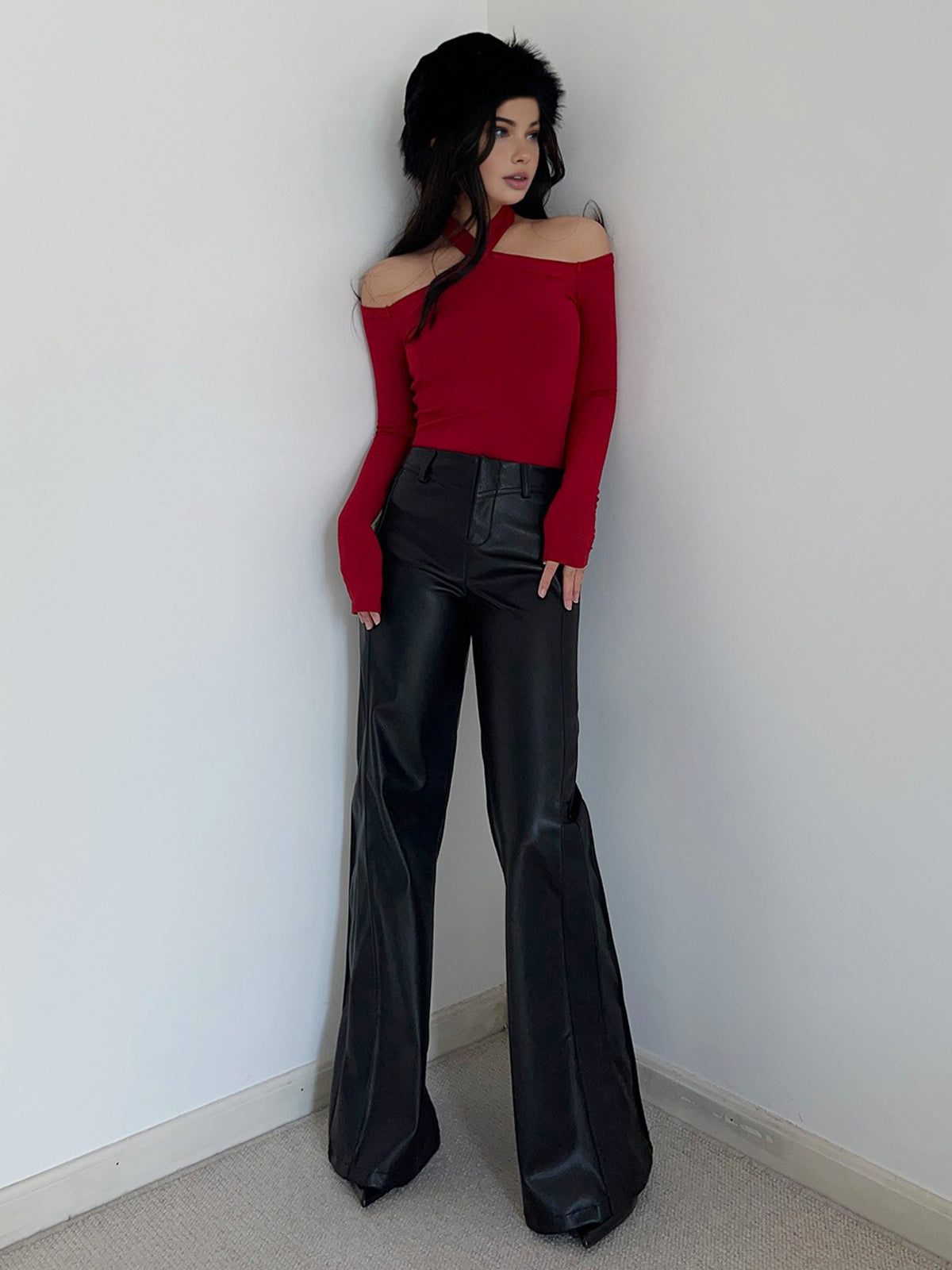 Criss Cross Cold-Shoulder Ribbed Top-Chicvia