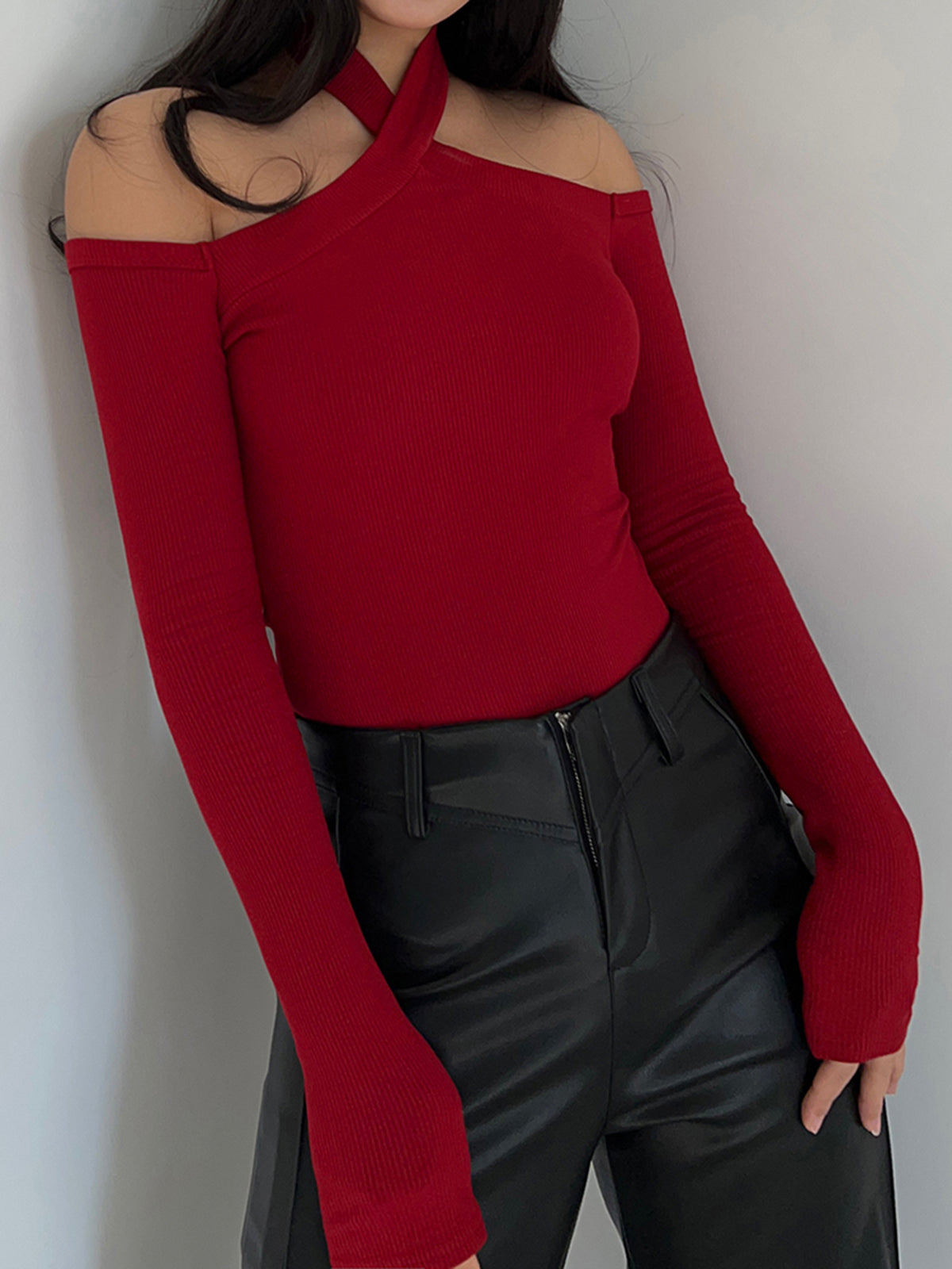 Criss Cross Cold-Shoulder Ribbed Top-Chicvia