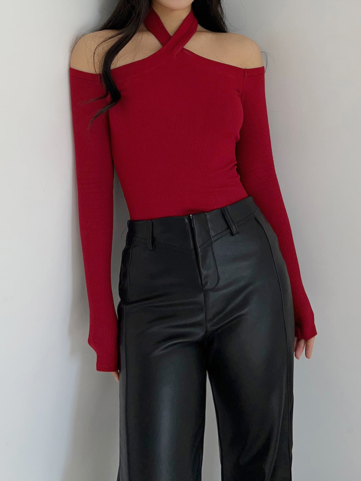 Criss Cross Cold-Shoulder Ribbed Top-Chicvia