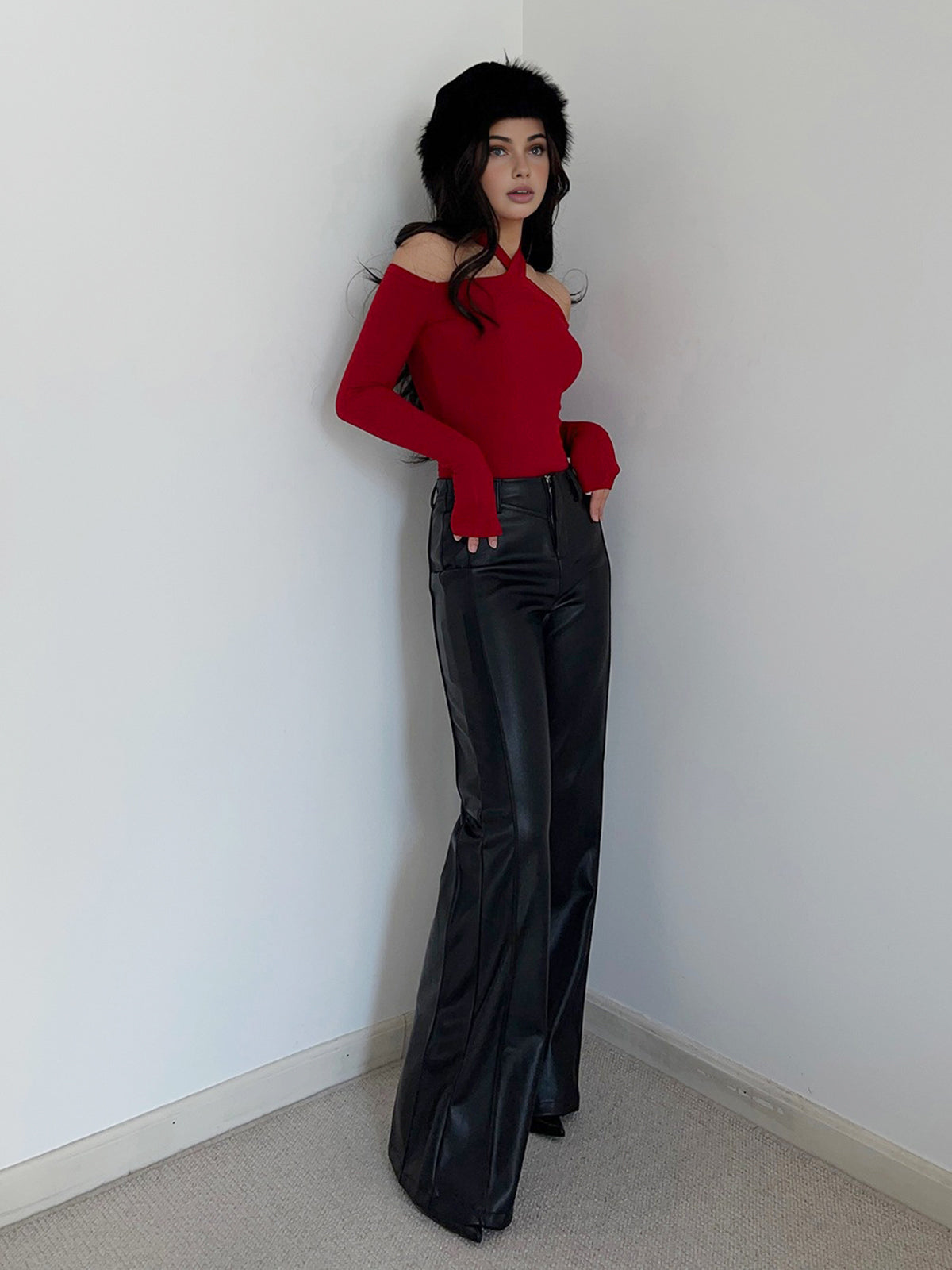 Criss Cross Cold-Shoulder Ribbed Top-Chicvia