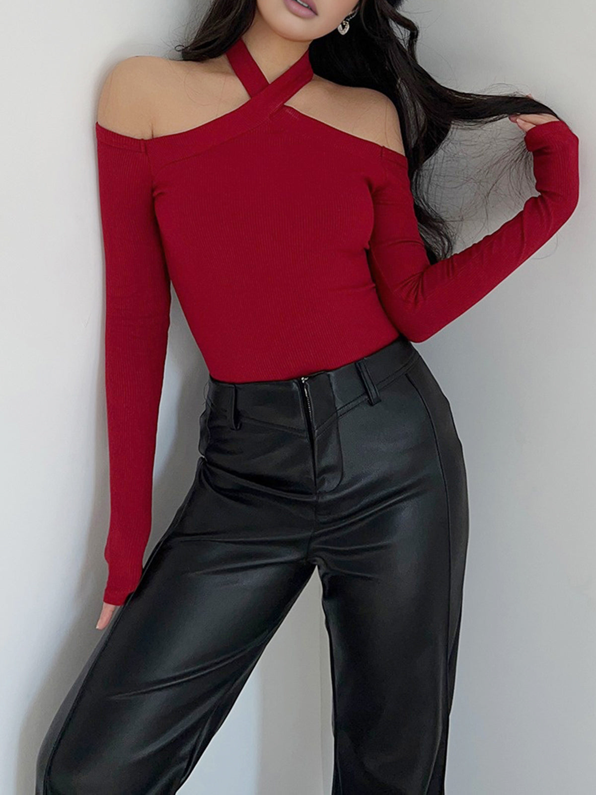 Criss Cross Cold-Shoulder Ribbed Top-Chicvia