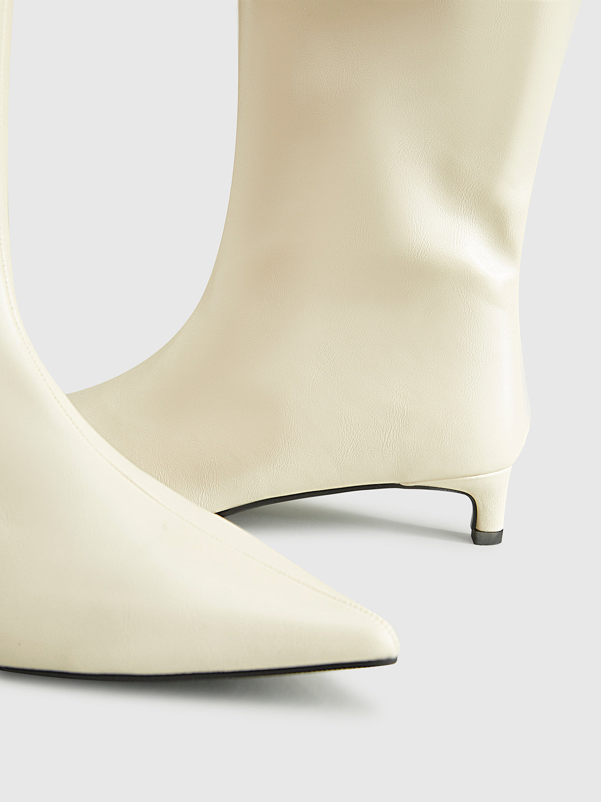 Pointed Toe Kitten Knee High Boots-Chicvia