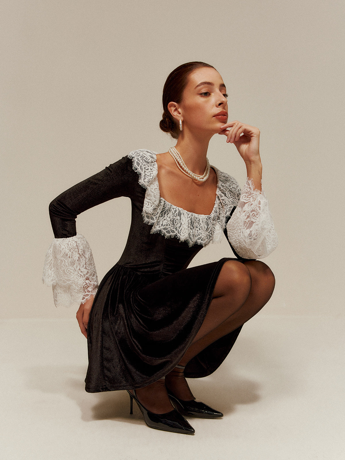 Lace Trim Velvet Short Dress-Chicvia