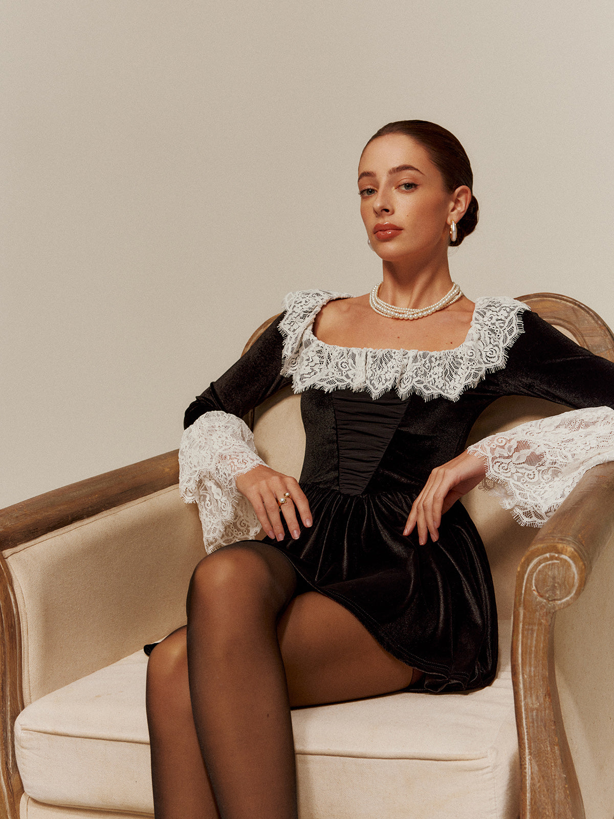 Lace Trim Velvet Short Dress-Chicvia