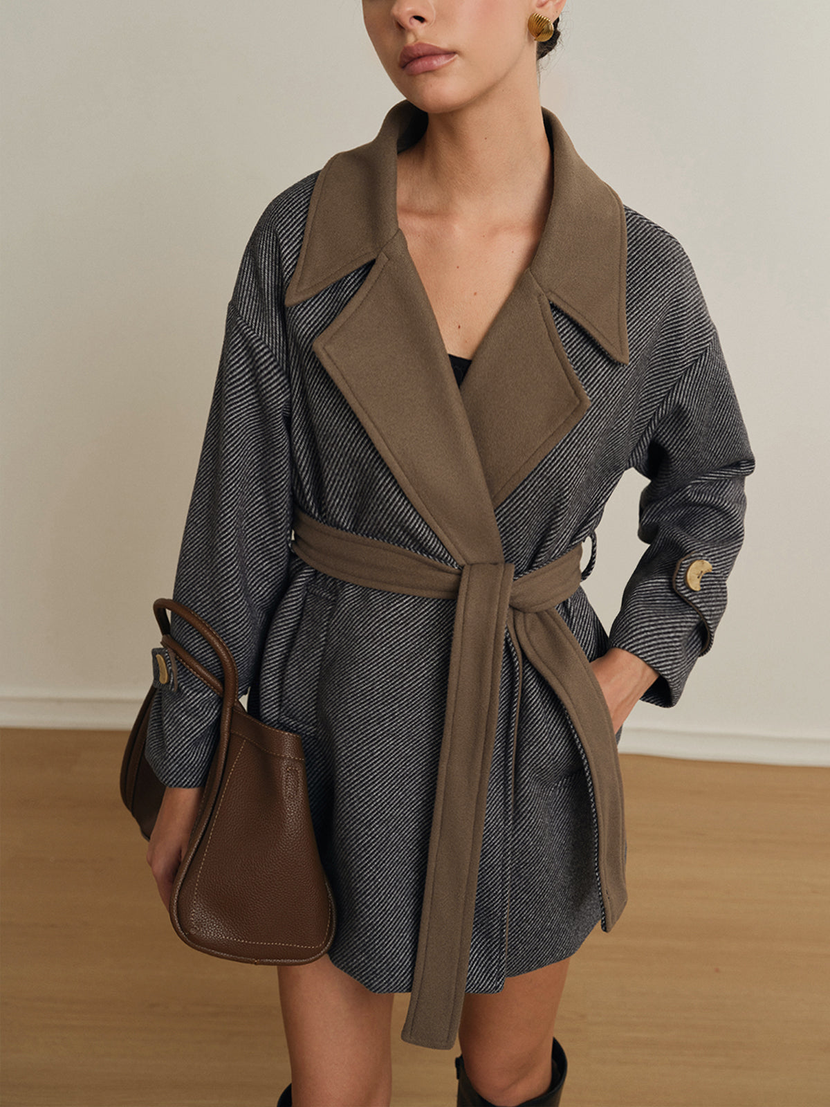 Oversized Contrast Collar Belted Wool Coat-Chicvia