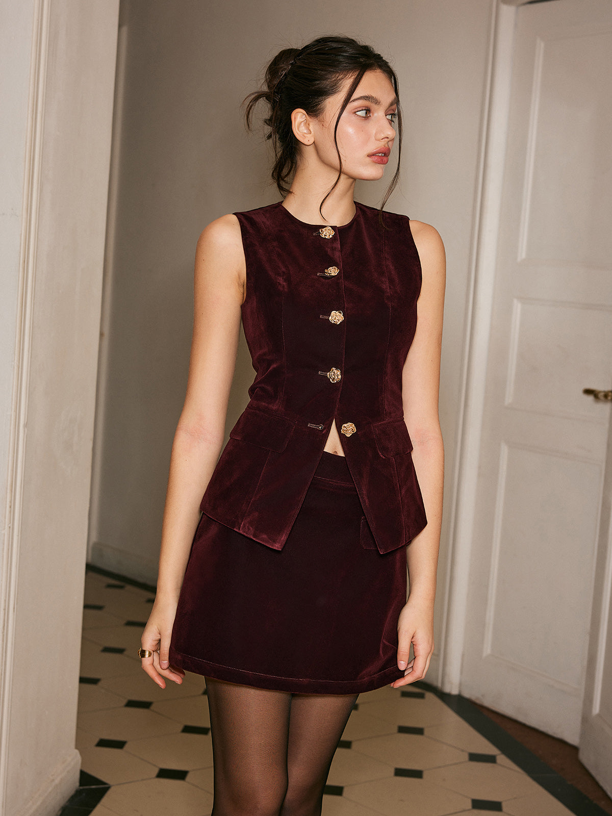 Metal-Button Velvet Cinched Vest-Chicvia