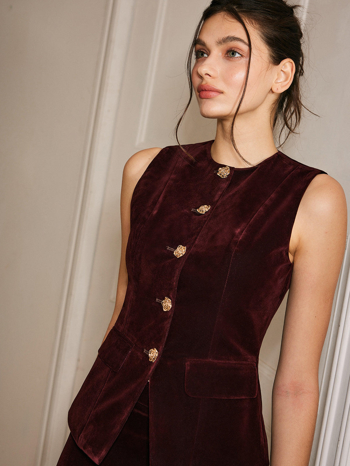 Metal-Button Velvet Cinched Vest-Chicvia