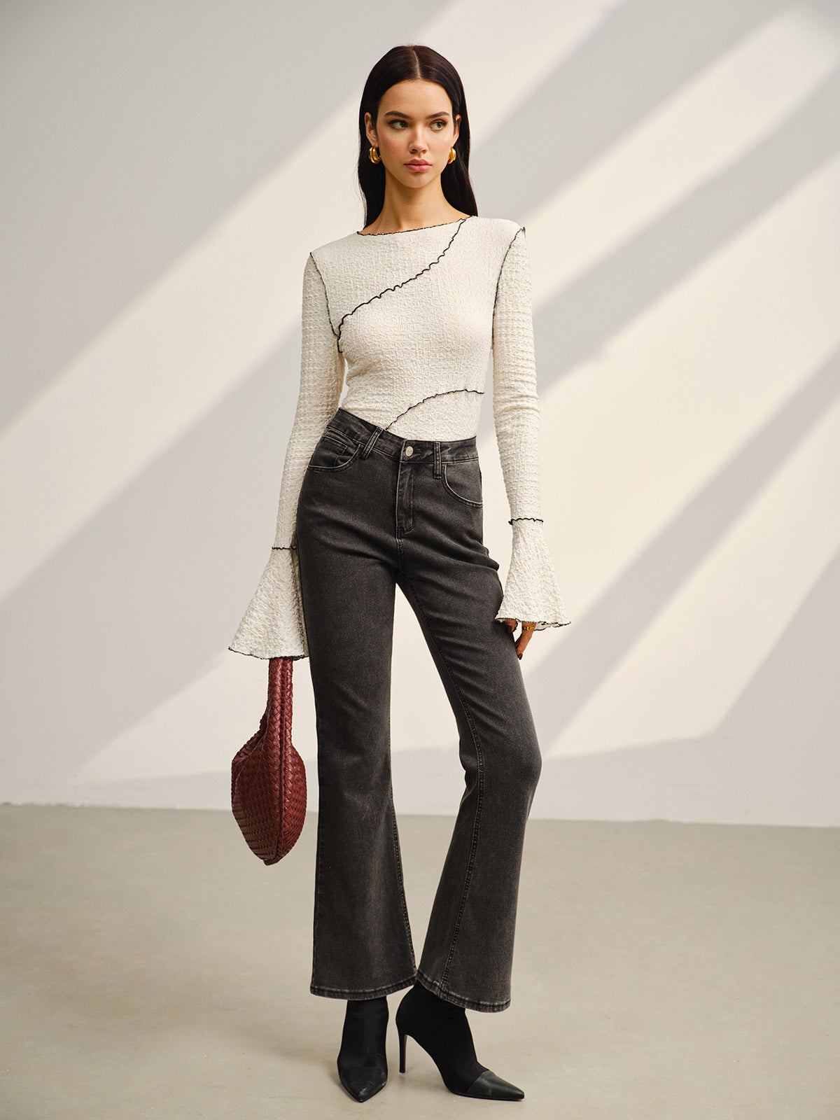 Contrast Piping Bell Sleeve T-Shirt-Chicvia