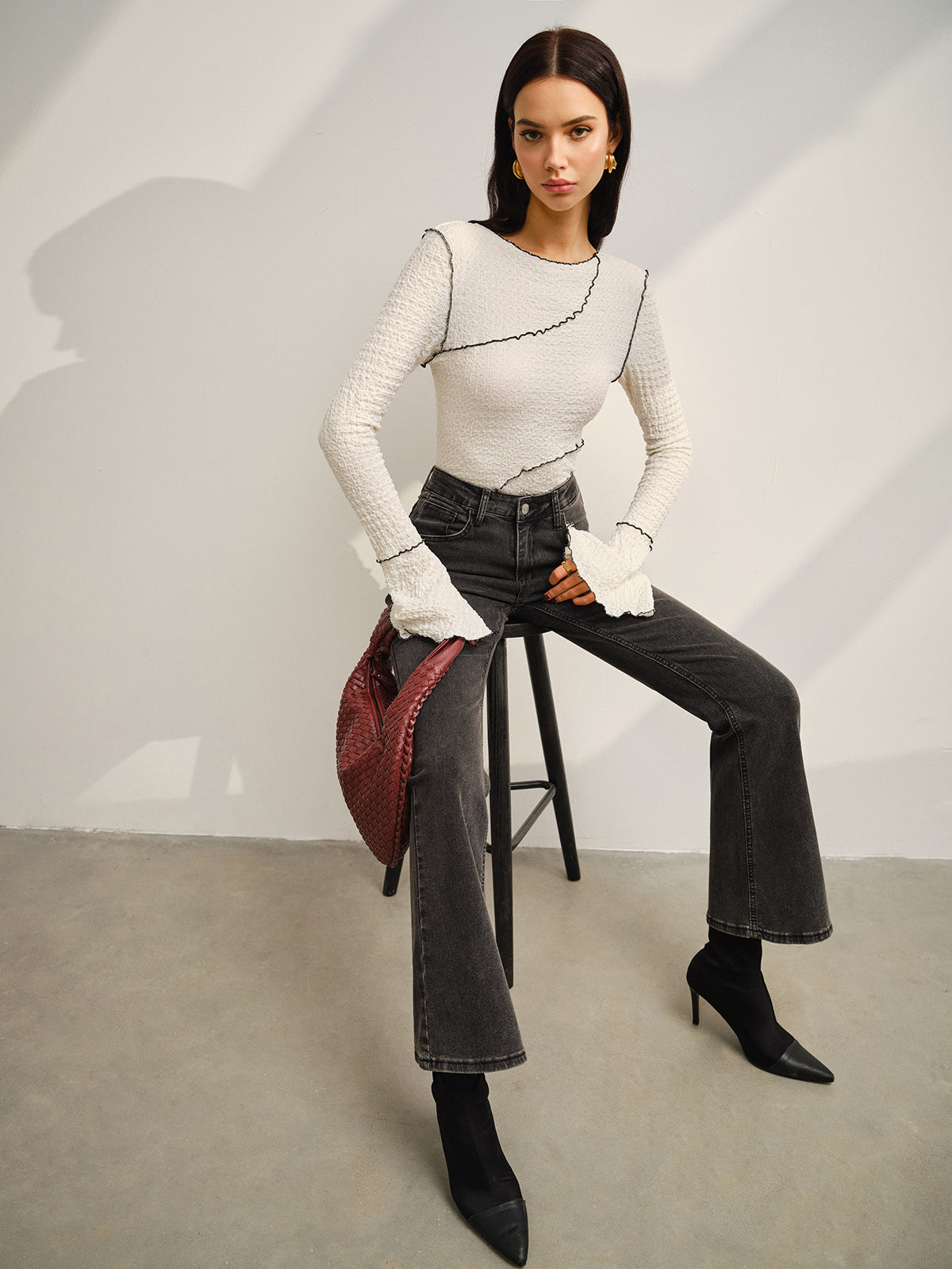 Contrast Piping Bell Sleeve T-Shirt-Chicvia