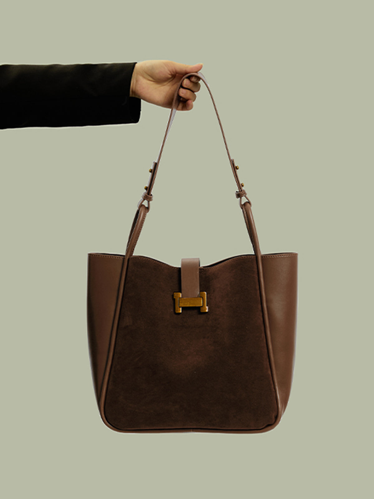 Metal-Detail Panel Tote Bag-Chicvia