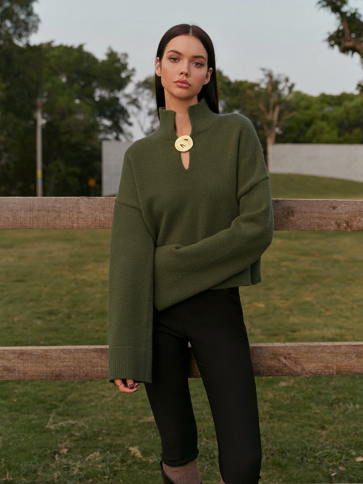 Mock Neck Metal-Detail Short Sweater-Chicvia