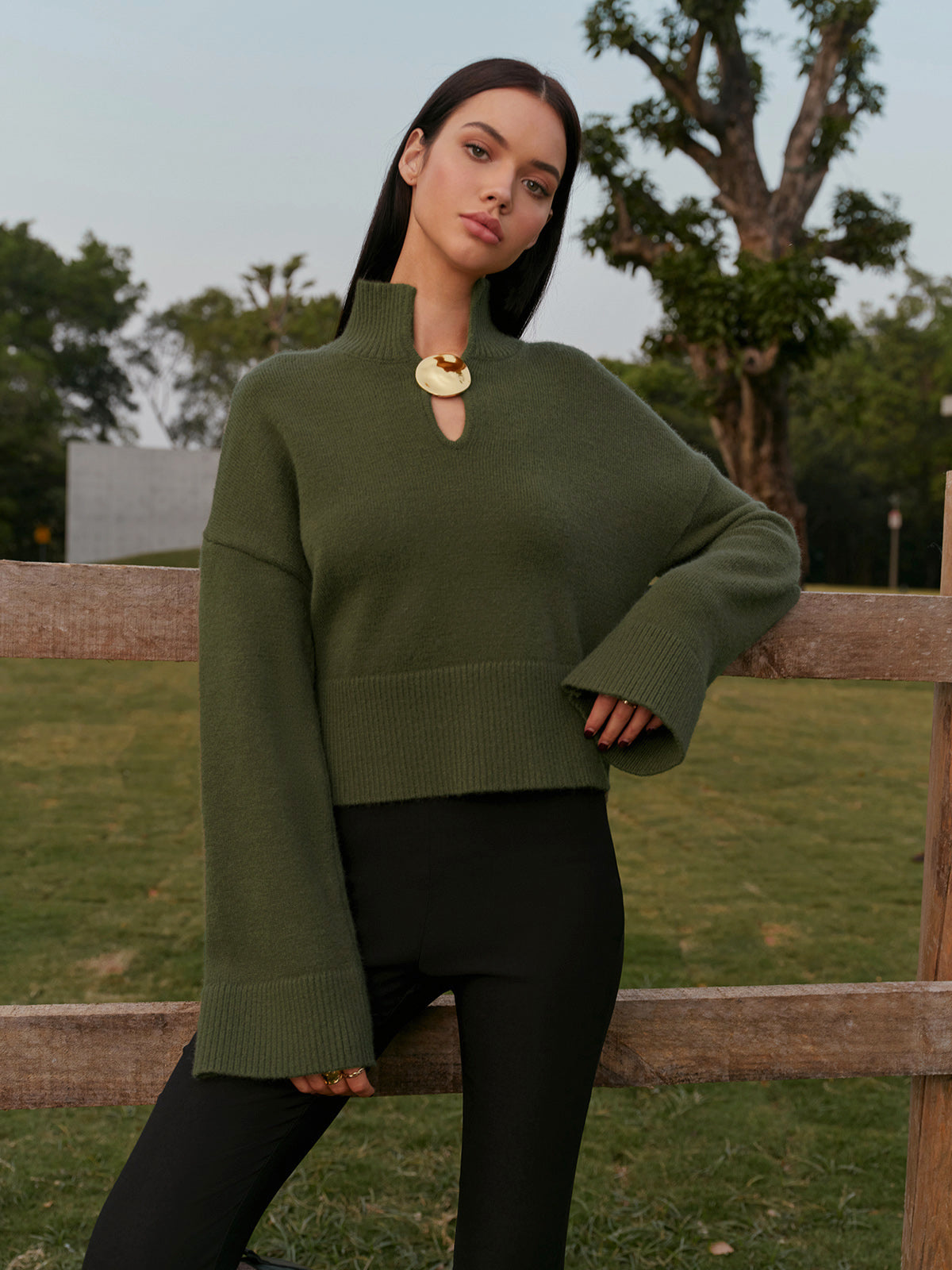 Mock Neck Metal-Detail Short Sweater-Chicvia