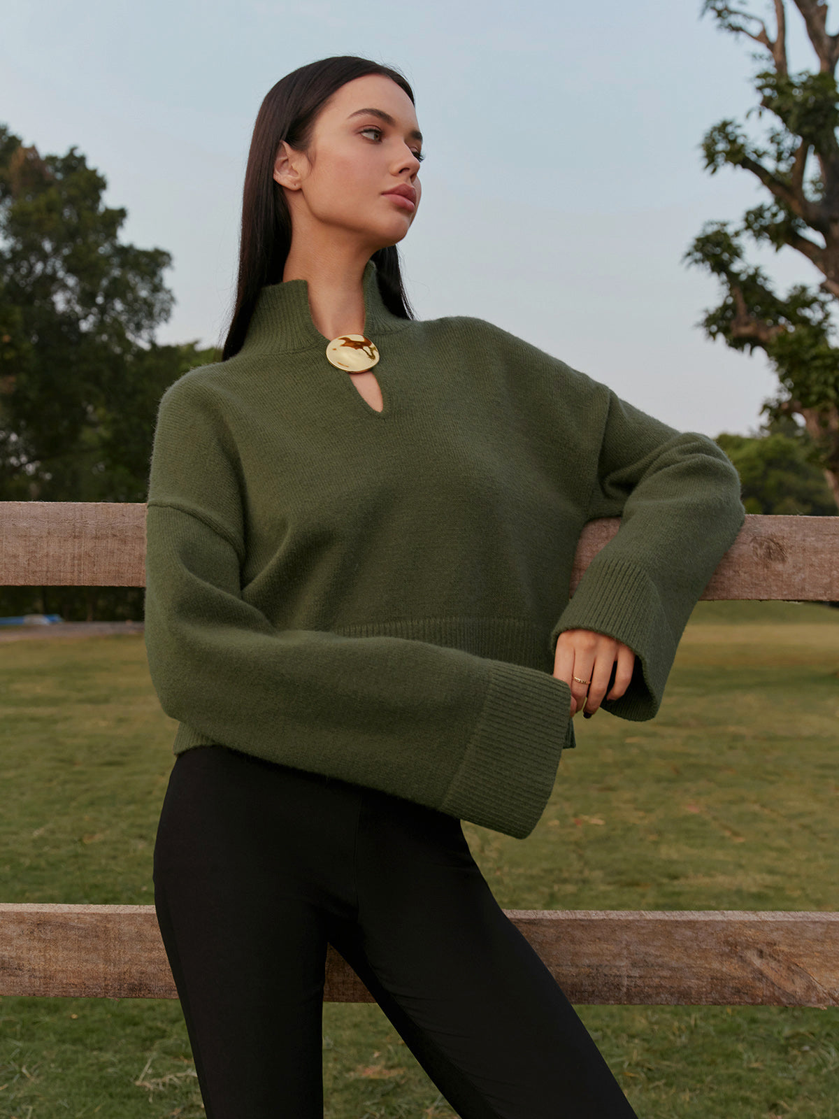 Mock Neck Metal-Detail Short Sweater-Chicvia