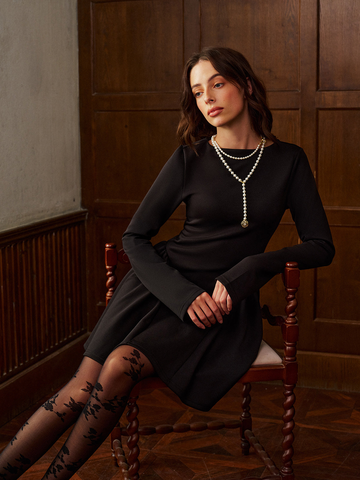 Plain Long Sleeve Pleated Short Dress-Chicvia