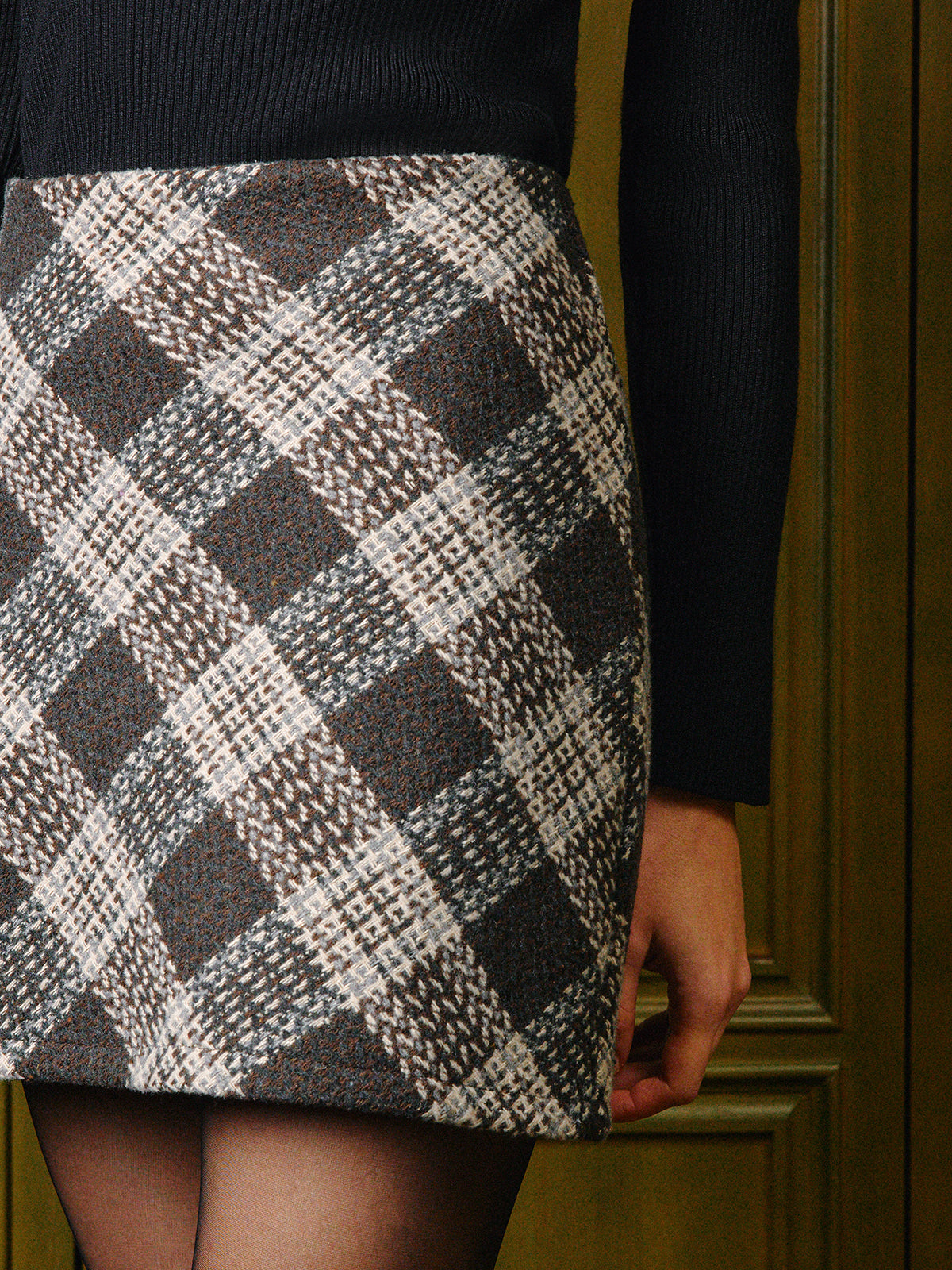 Mid-Waist Checked Zipper Mini Skirt-Chicvia