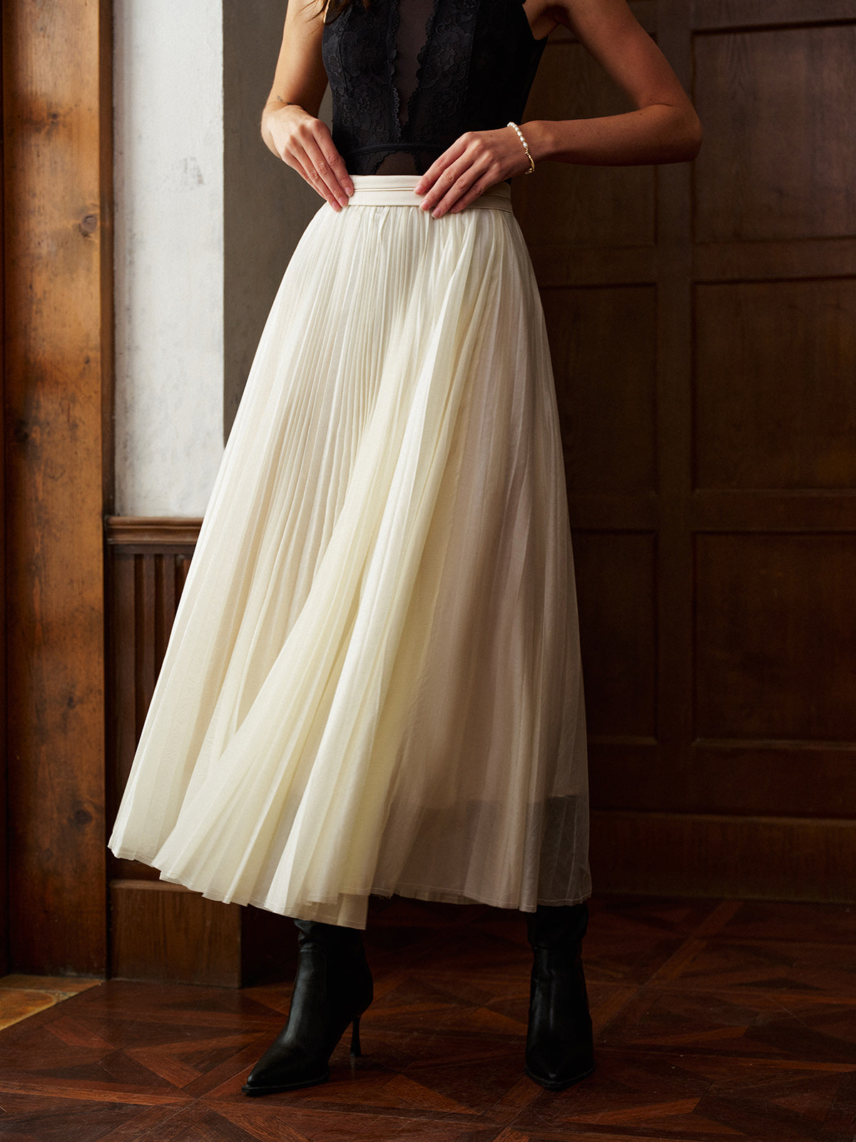 Mid-Waist Pleated Flowy Skirt-Chicvia