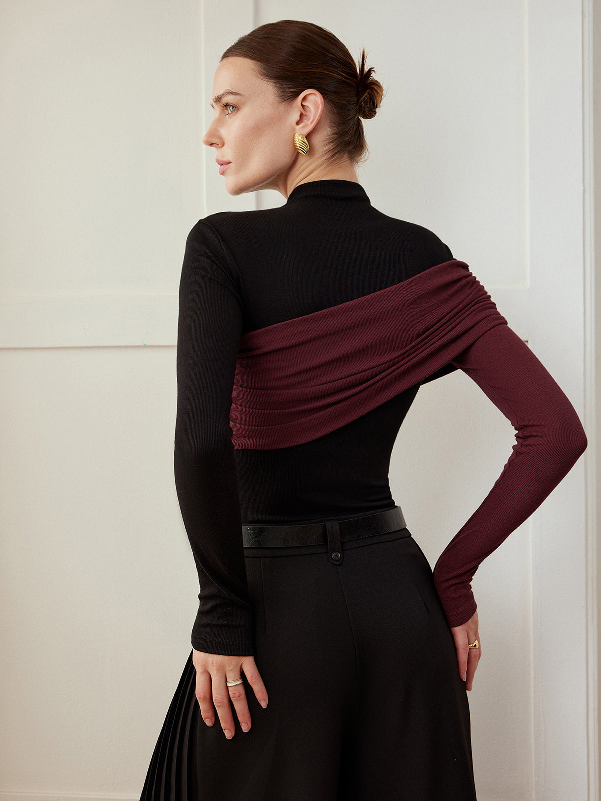 Color Block Pleated Jersey Slim Top-Chicvia