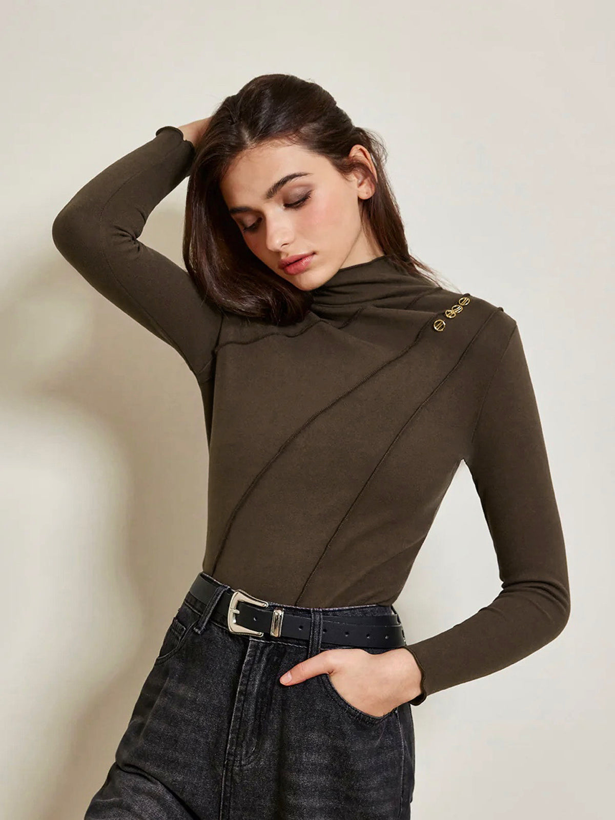 Metal-Detail Piping Jersey Top-Chicvia