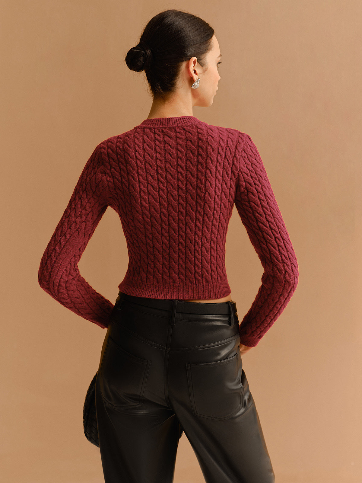 Cutout Twist Crop Sweater-Chicvia