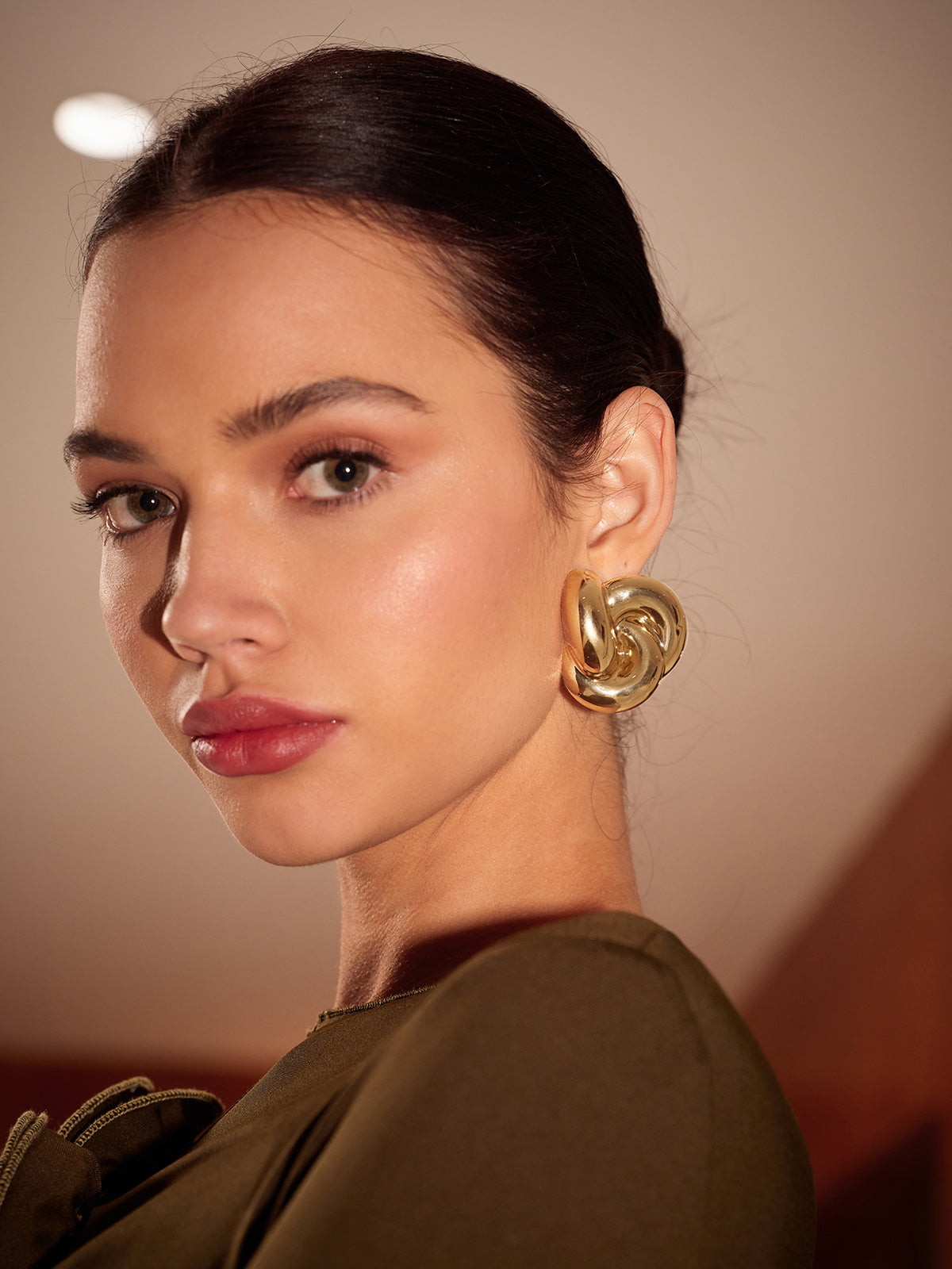 Knotted Gold Ear Cuff-Chicvia