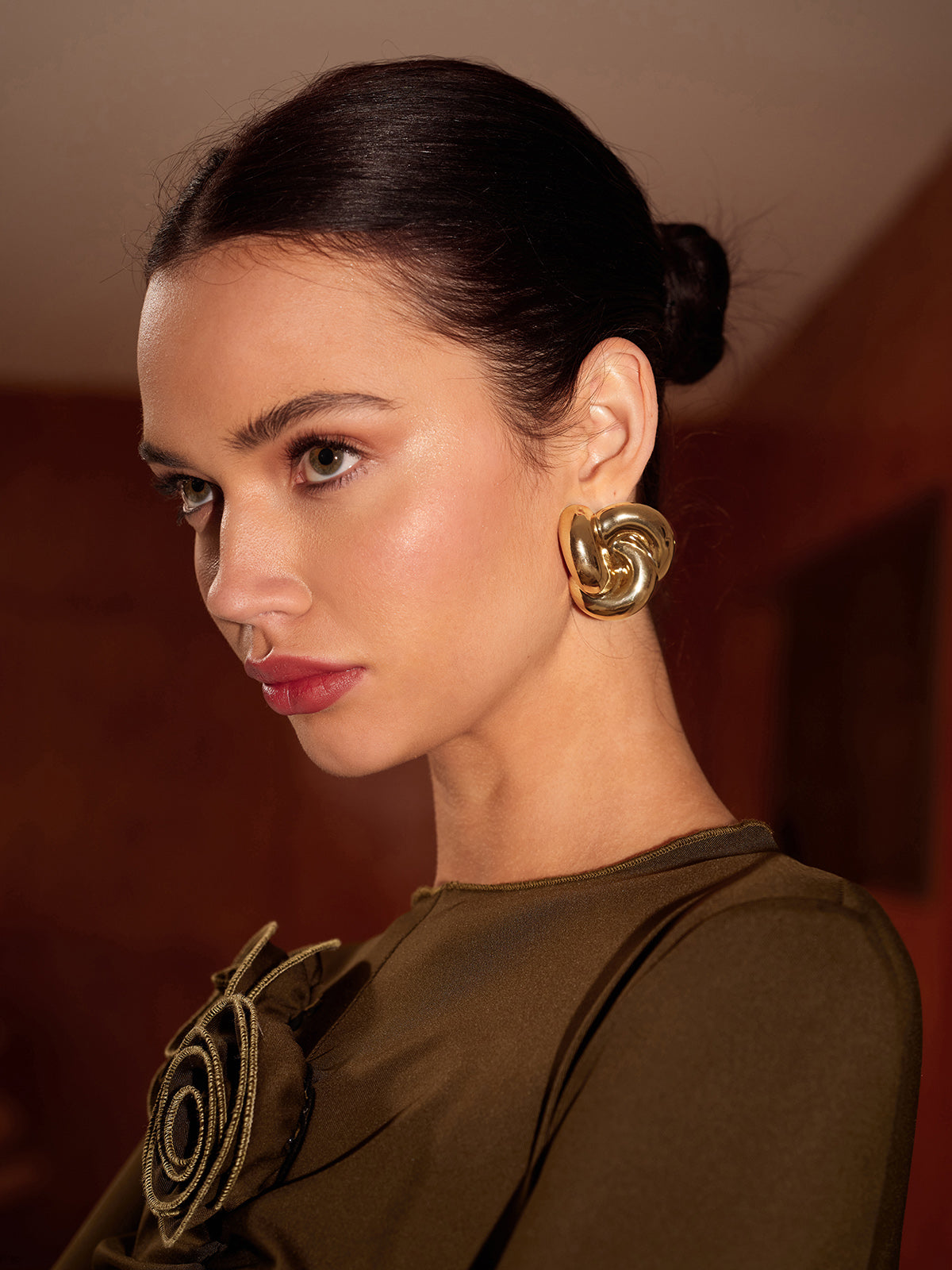 Knotted Gold Ear Cuff-Chicvia