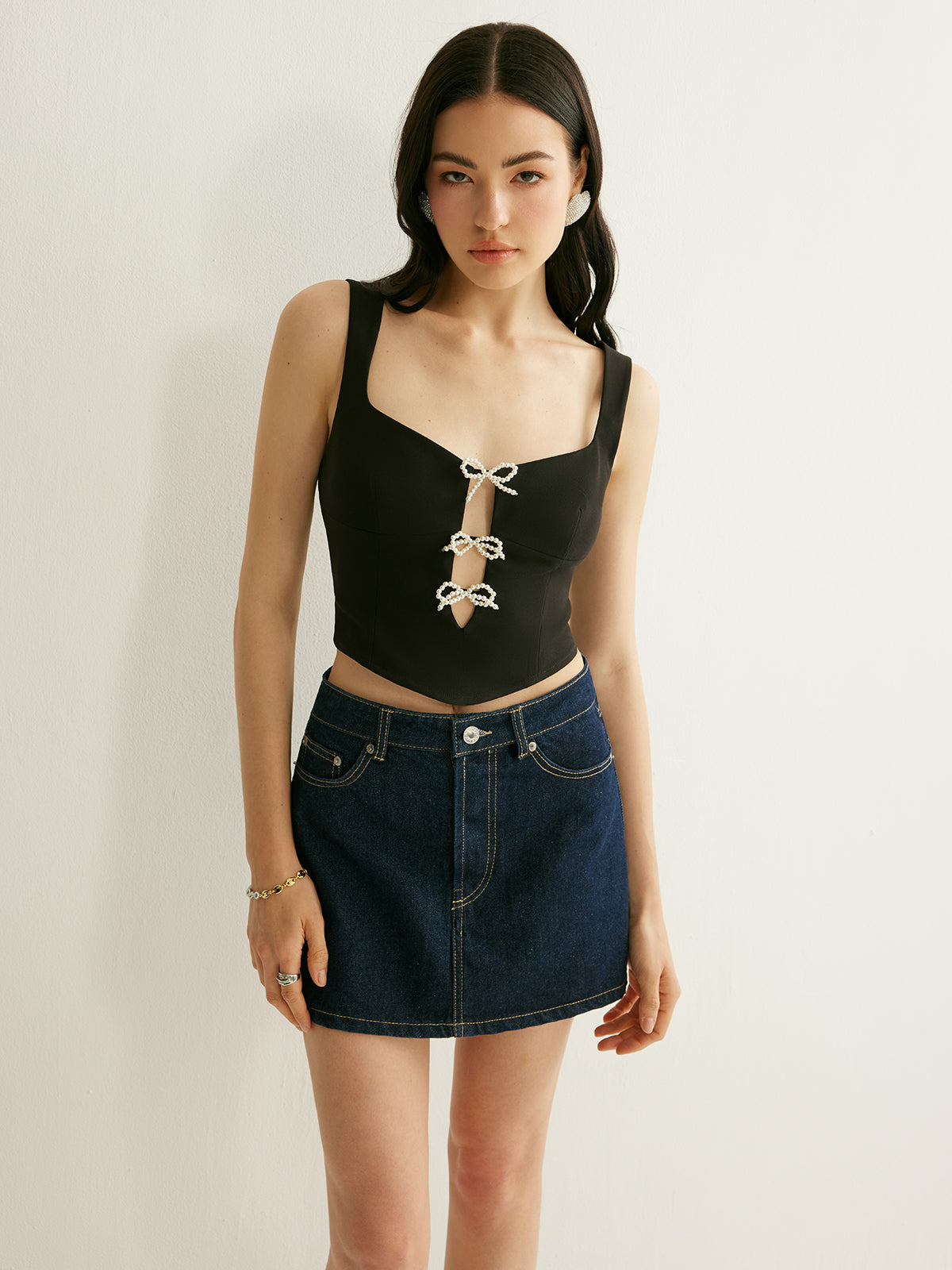 Pearl Bow Detail Crop Top-Chicvia