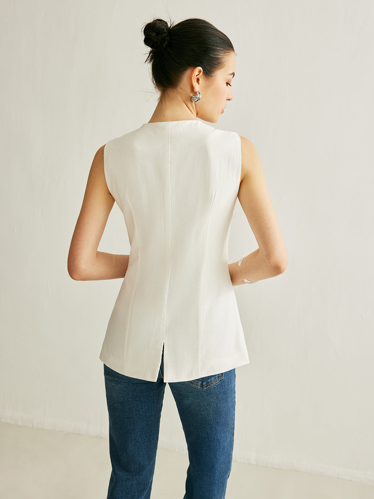Button Detail Sleeveless Vest-Chicvia