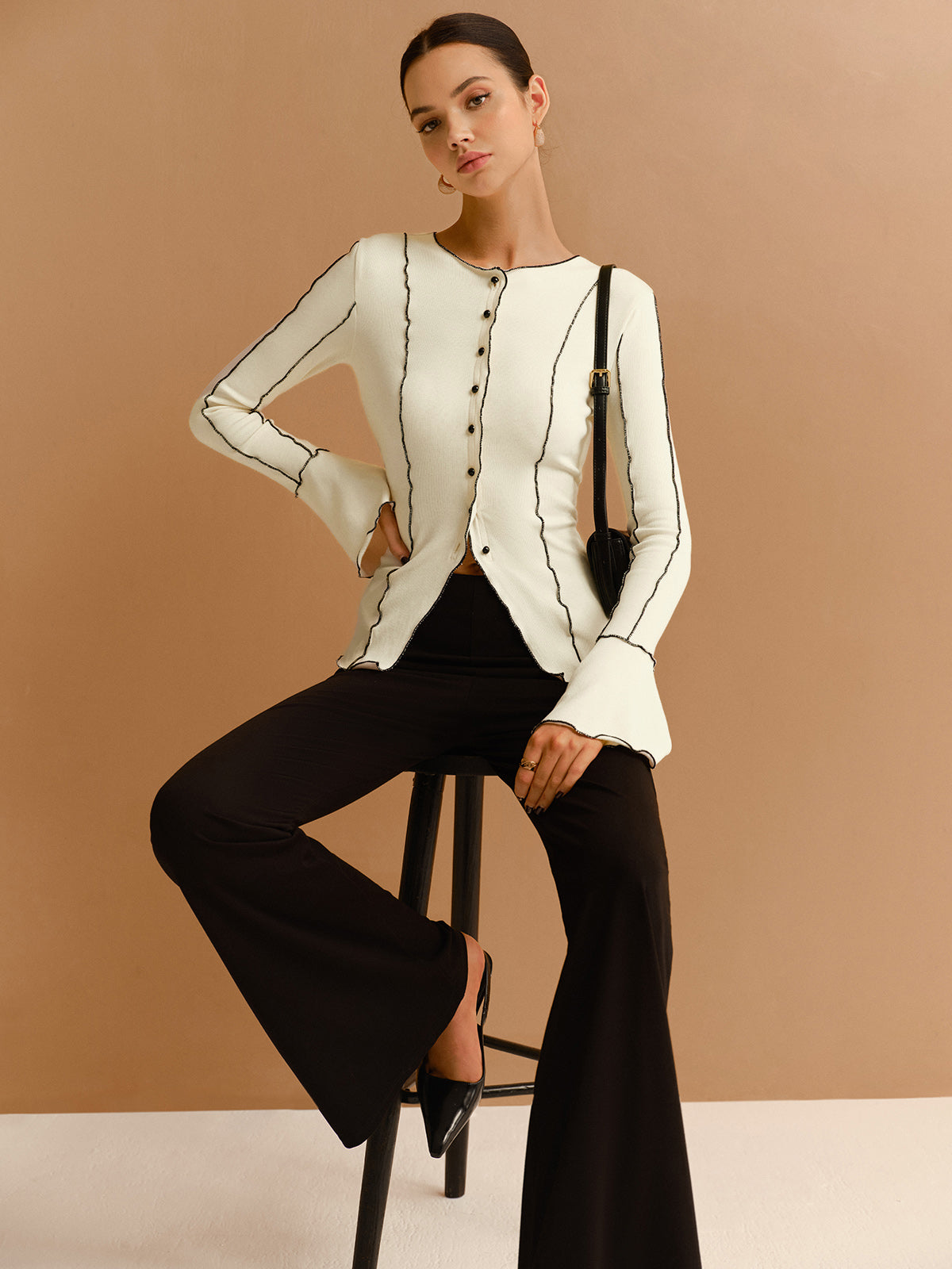 Contrast Lettuce Trim Button Slit Top-Chicvia