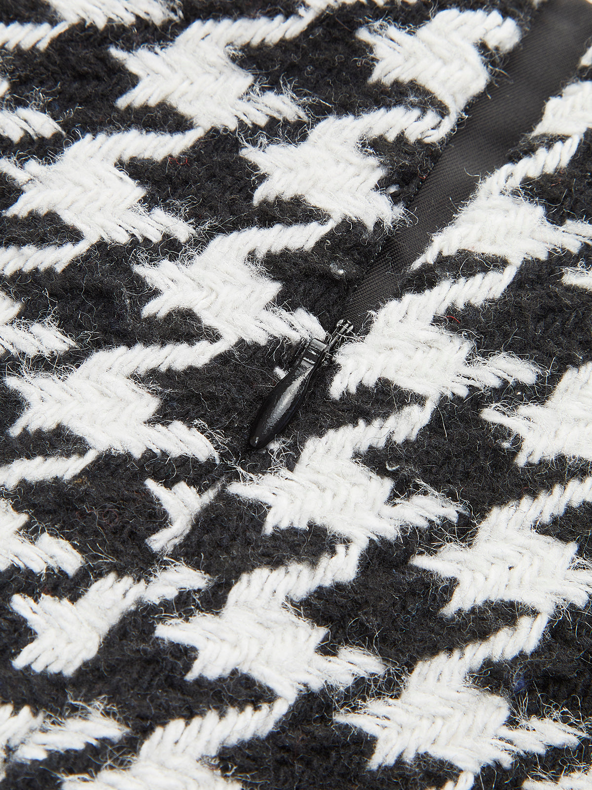 High-Waist Metal-Button Houndstooth Shorts-Chicvia