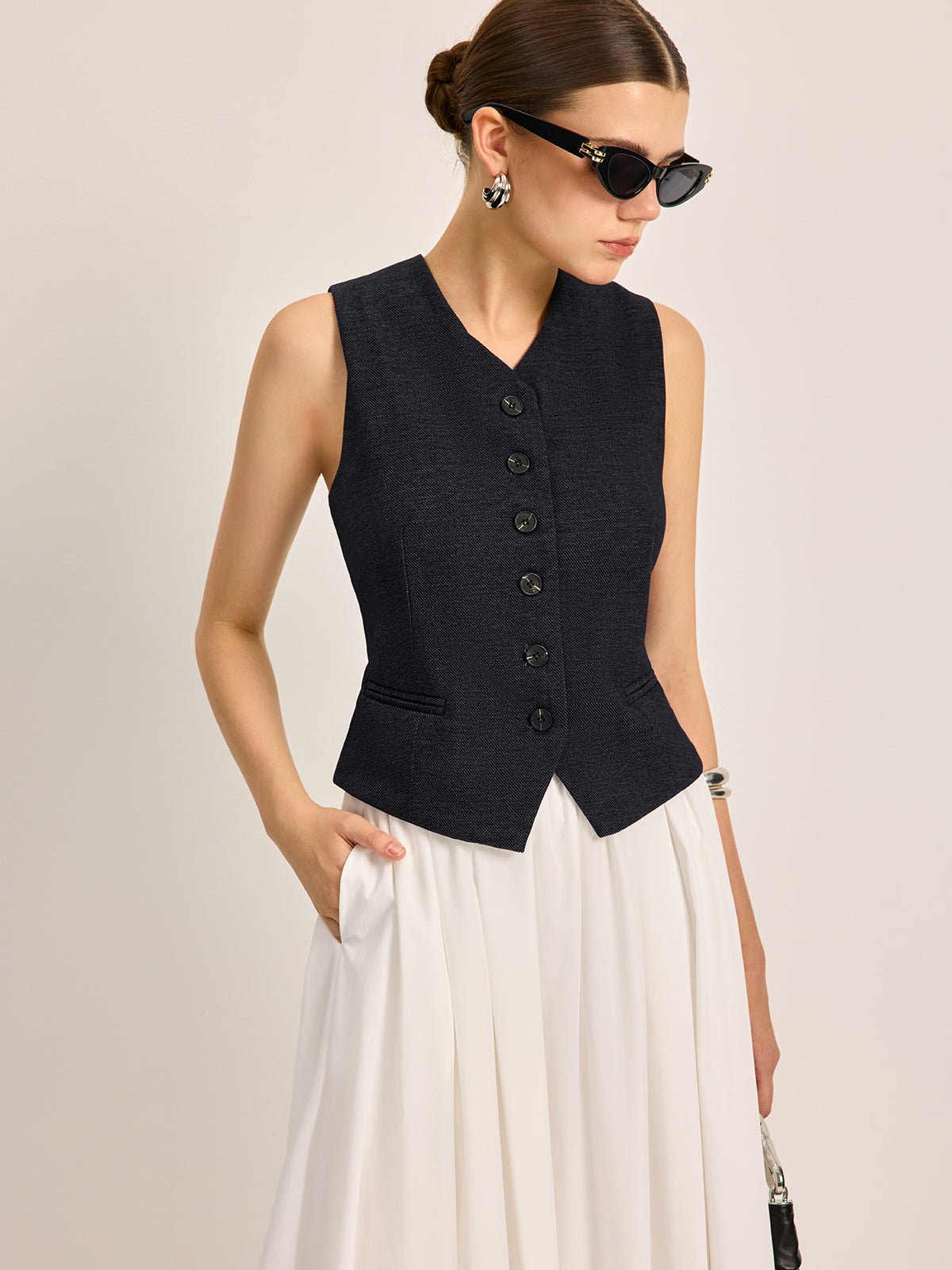 Button Detail Sleeveless Vest-Chicvia