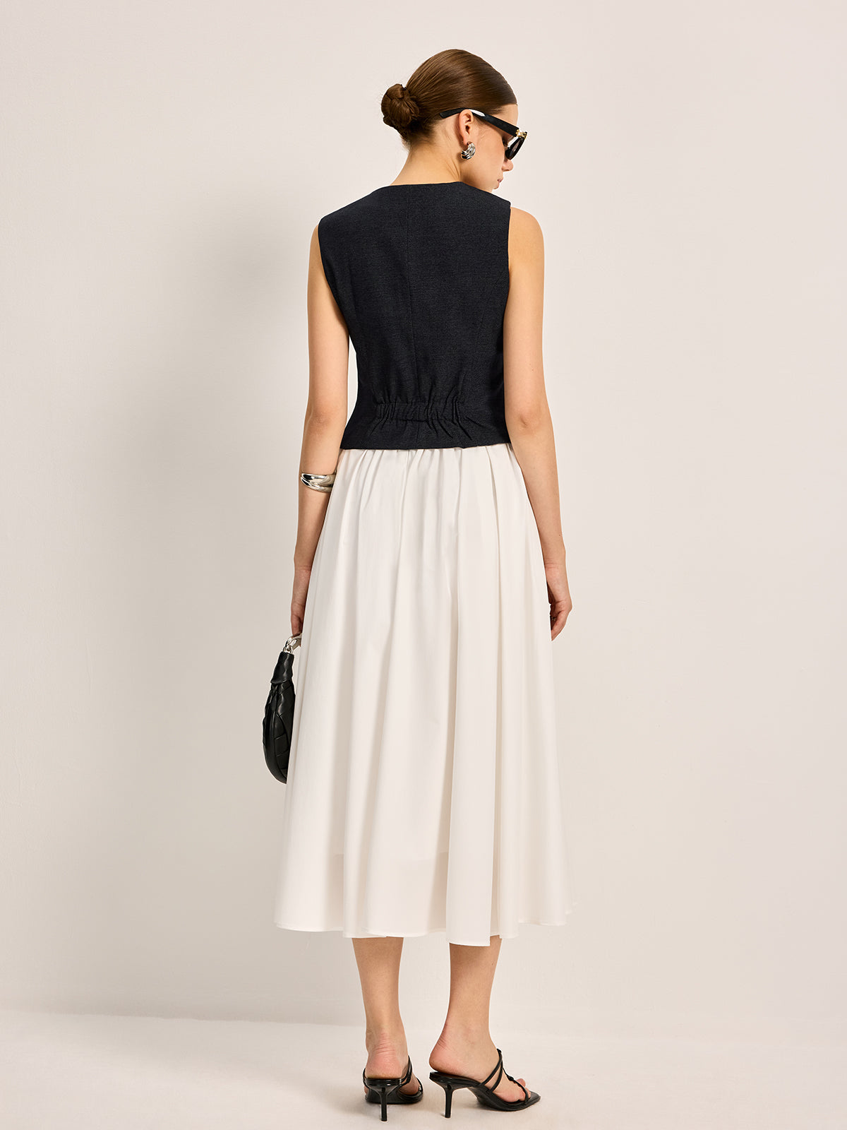 Button Detail Sleeveless Vest-Chicvia