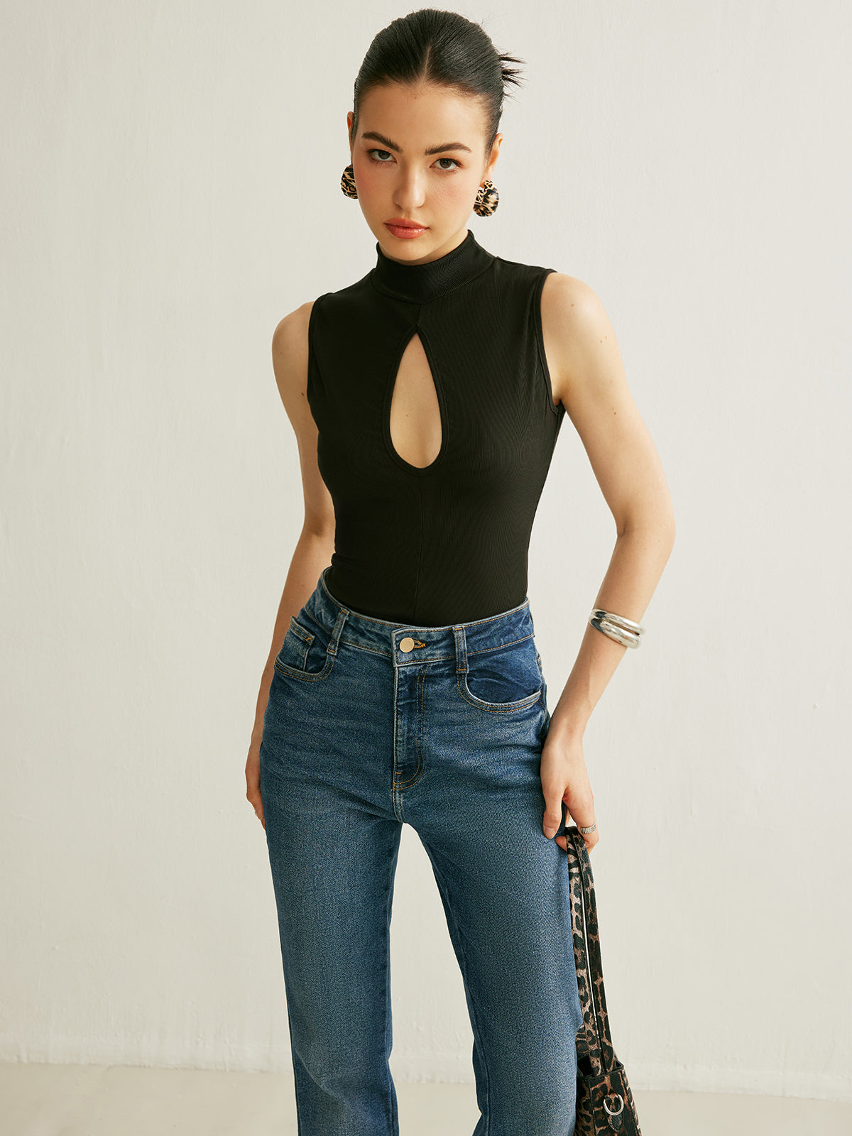 Keyhole Mock Neck Top-Chicvia