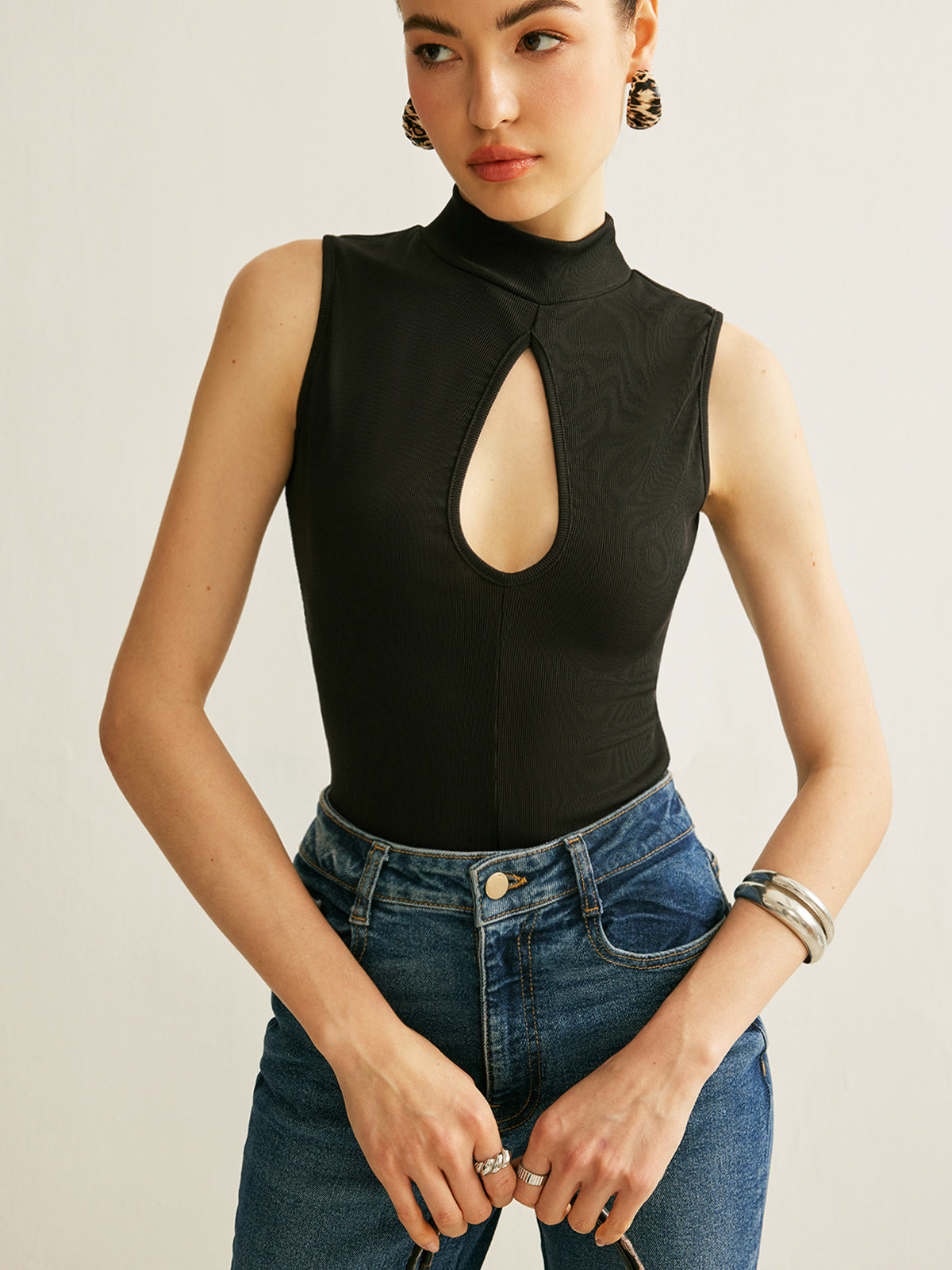 Keyhole Mock Neck Top-Chicvia