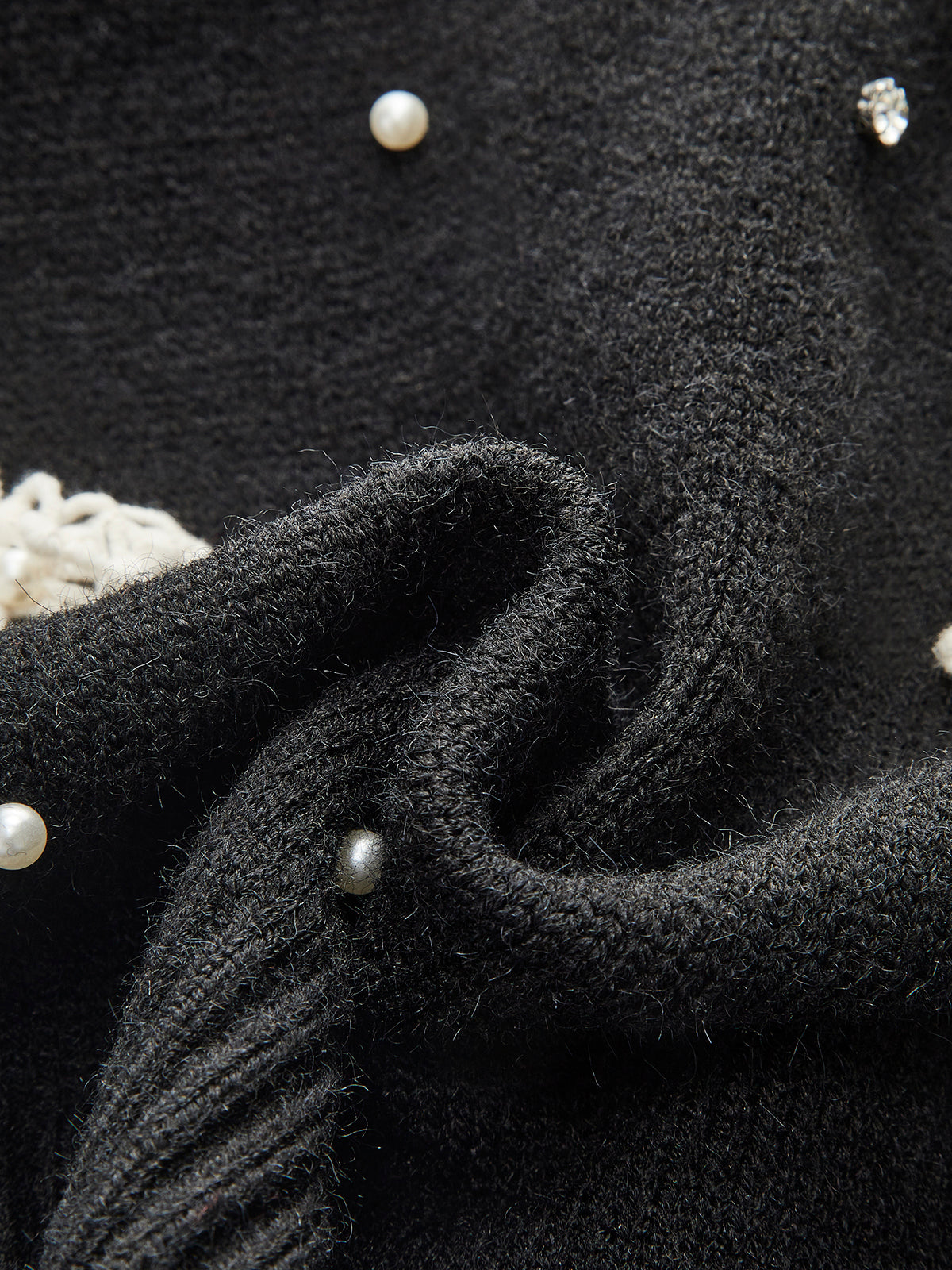 Floral Embellished Button-Back Knit Vest-Chicvia