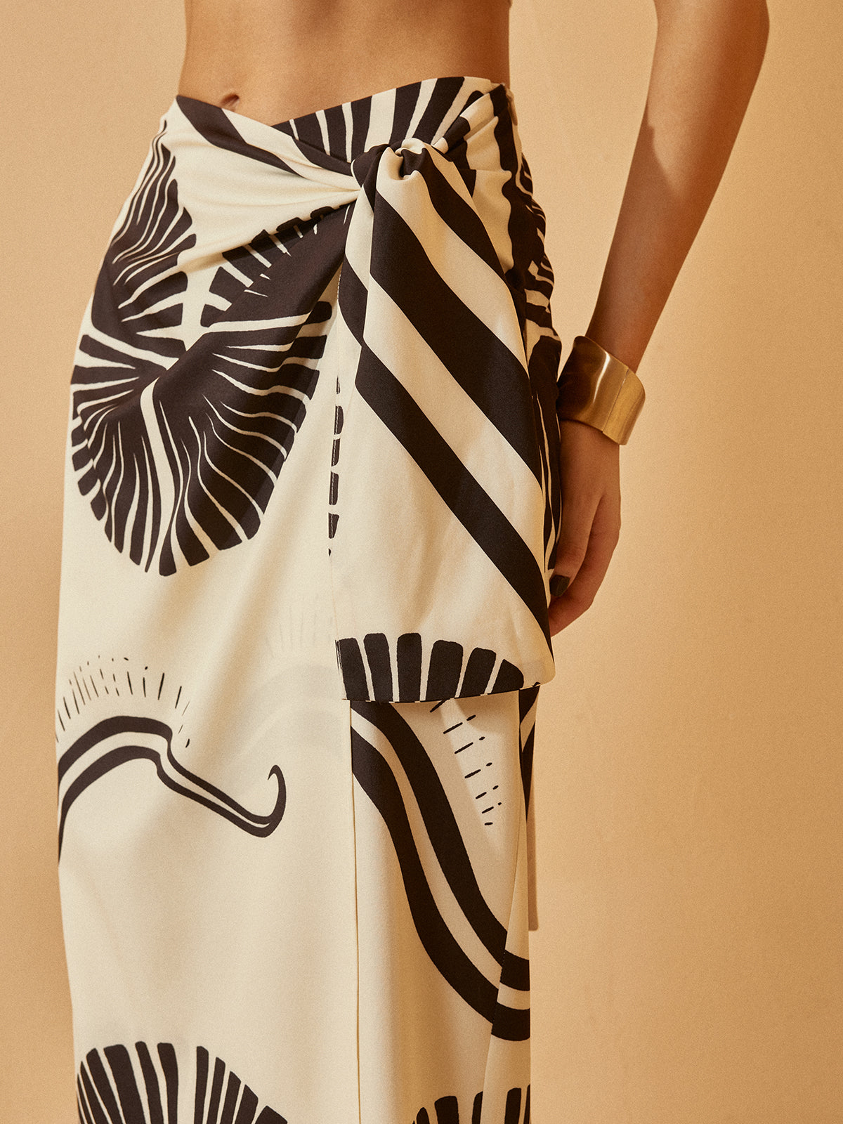 Knotted Wrap Floral Skirt-Chicvia