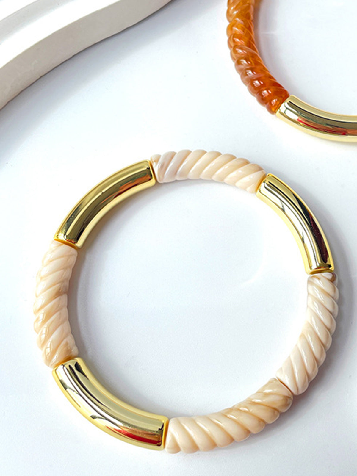 Golden Shell Accent Bracelet-Chicvia