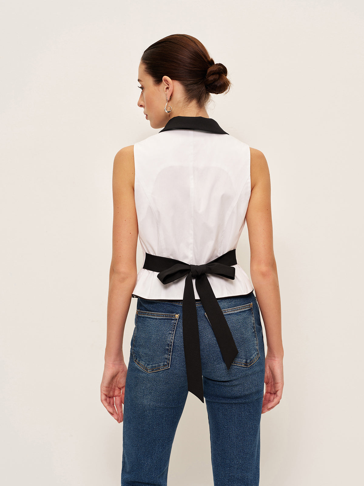 Contrast Collar Button-Up Vest With Back Bow-Chicvia