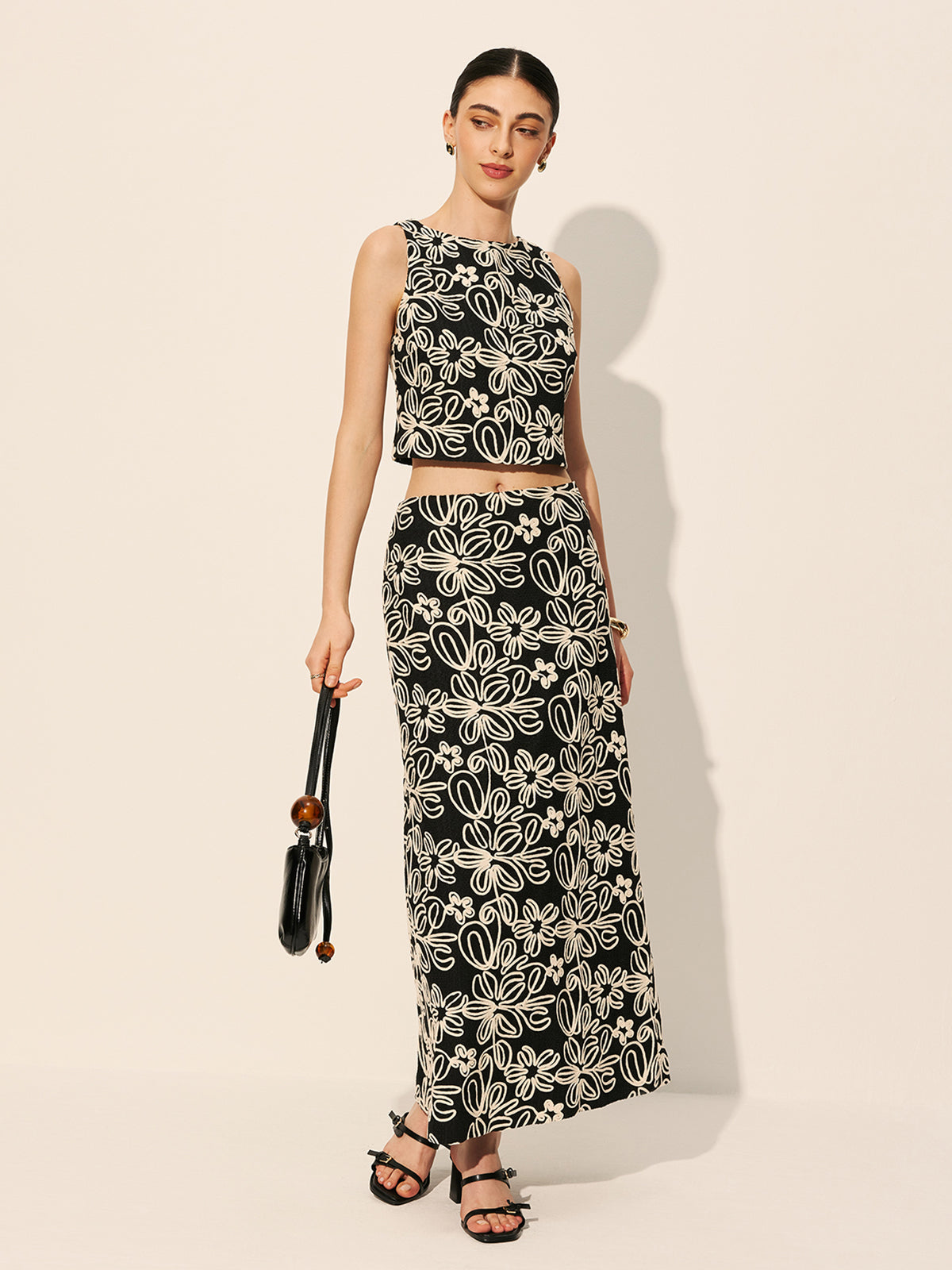 Embroidered Floral Split Skirt-Chicvia