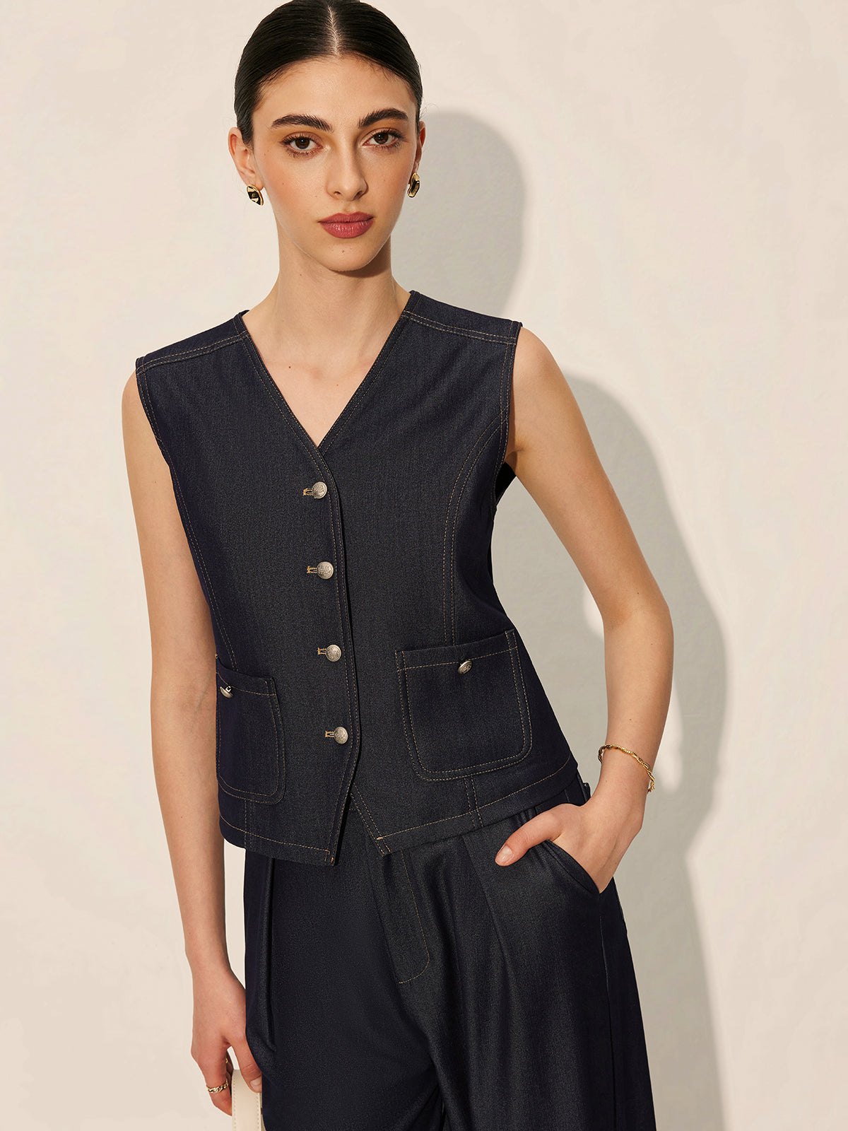 Denim Pockets Buttoned Vest-Chicvia