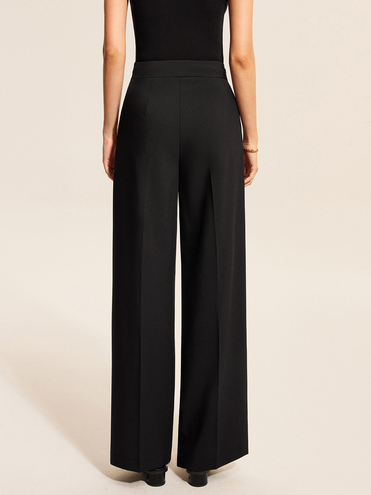 Mid-Waist Pleated Pants With Chain Detail-Chicvia