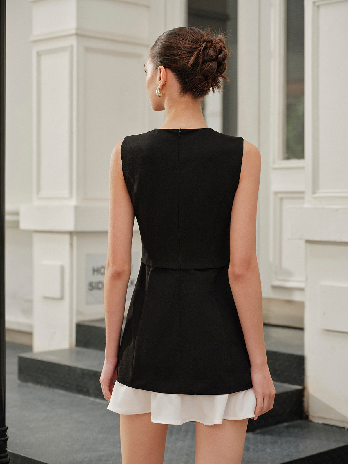 Pockets Ruffled Hem Buttoned Sleeveless Dress-Chicvia