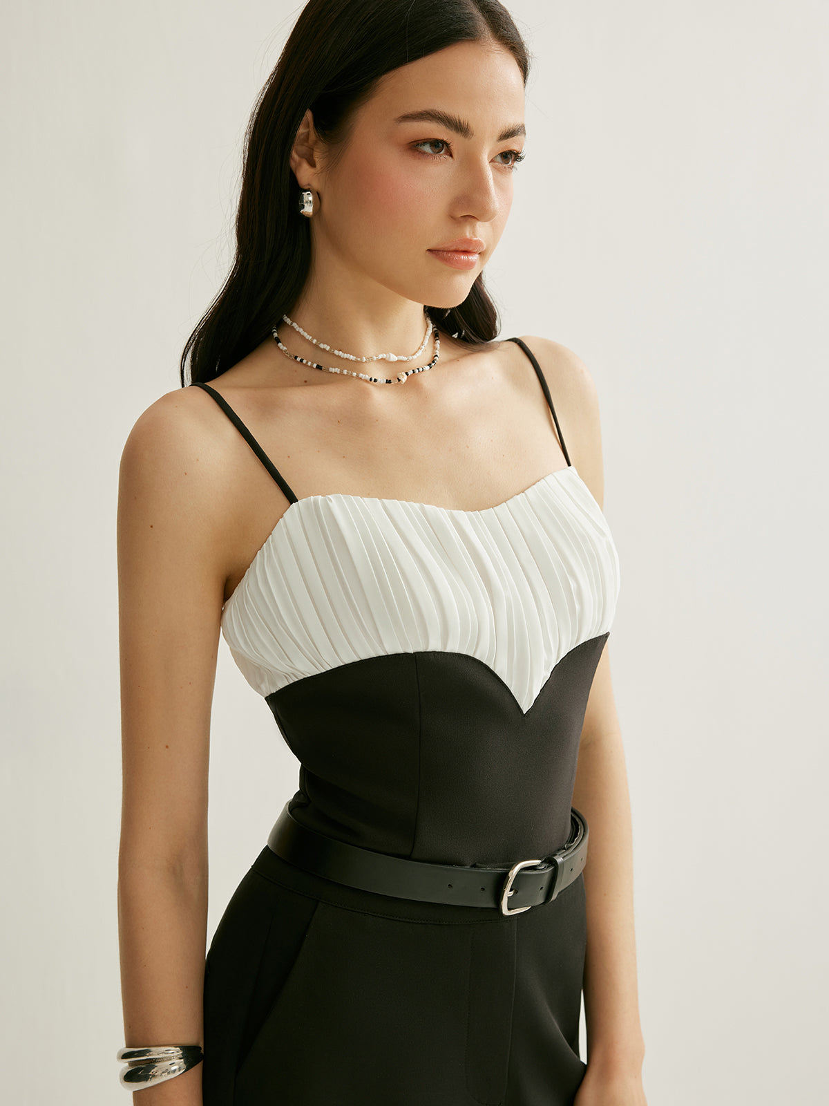 Contrast Binding Adjustable Straps Cami Top-Chicvia