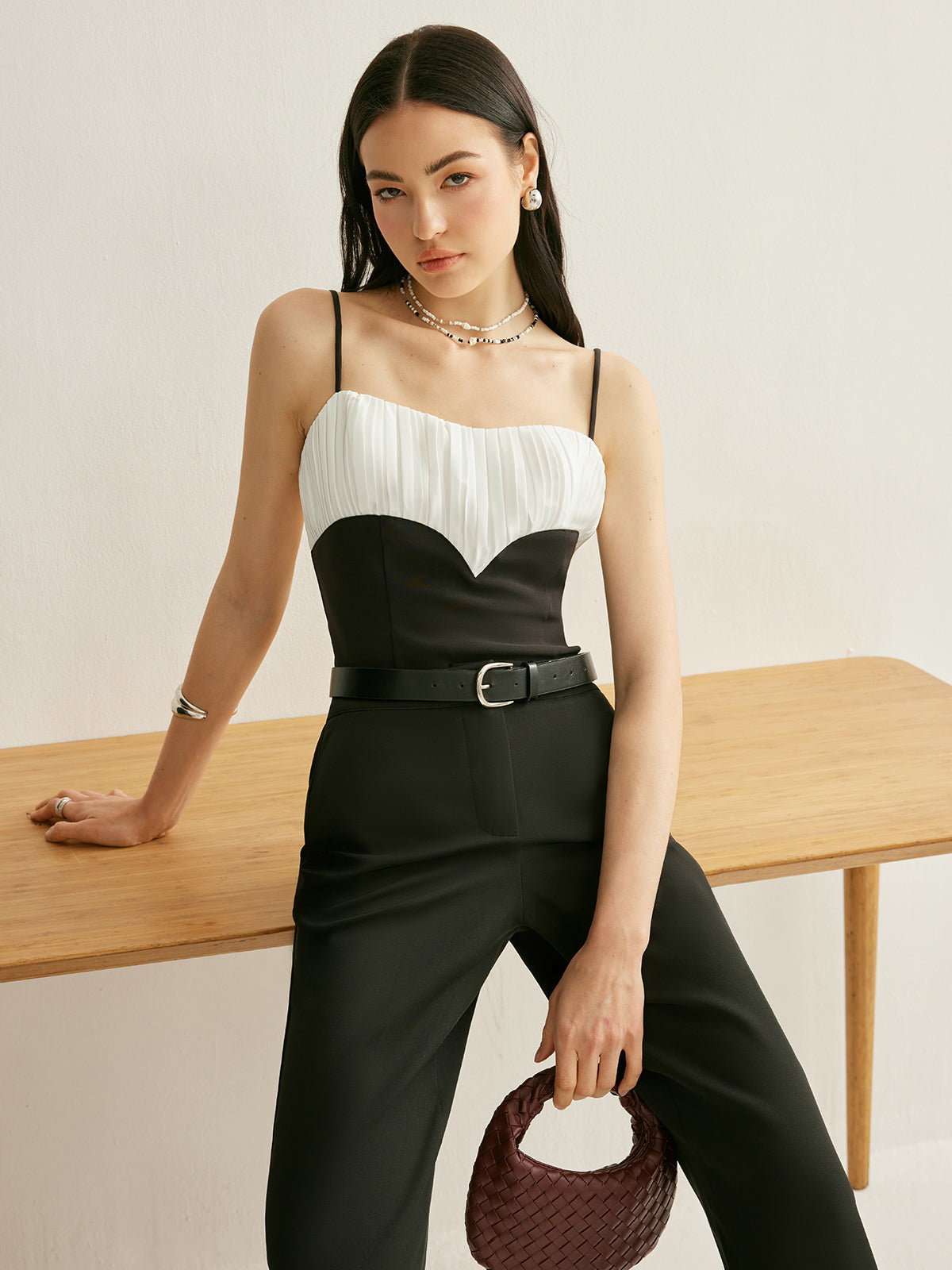 Contrast Binding Adjustable Straps Cami Top-Chicvia