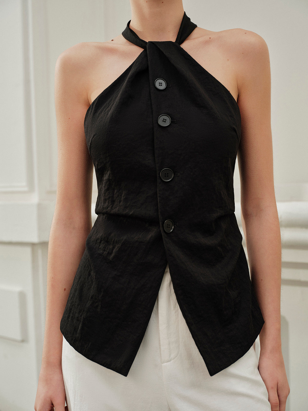 Halter Asymmetrical-Neck Split Top-Chicvia