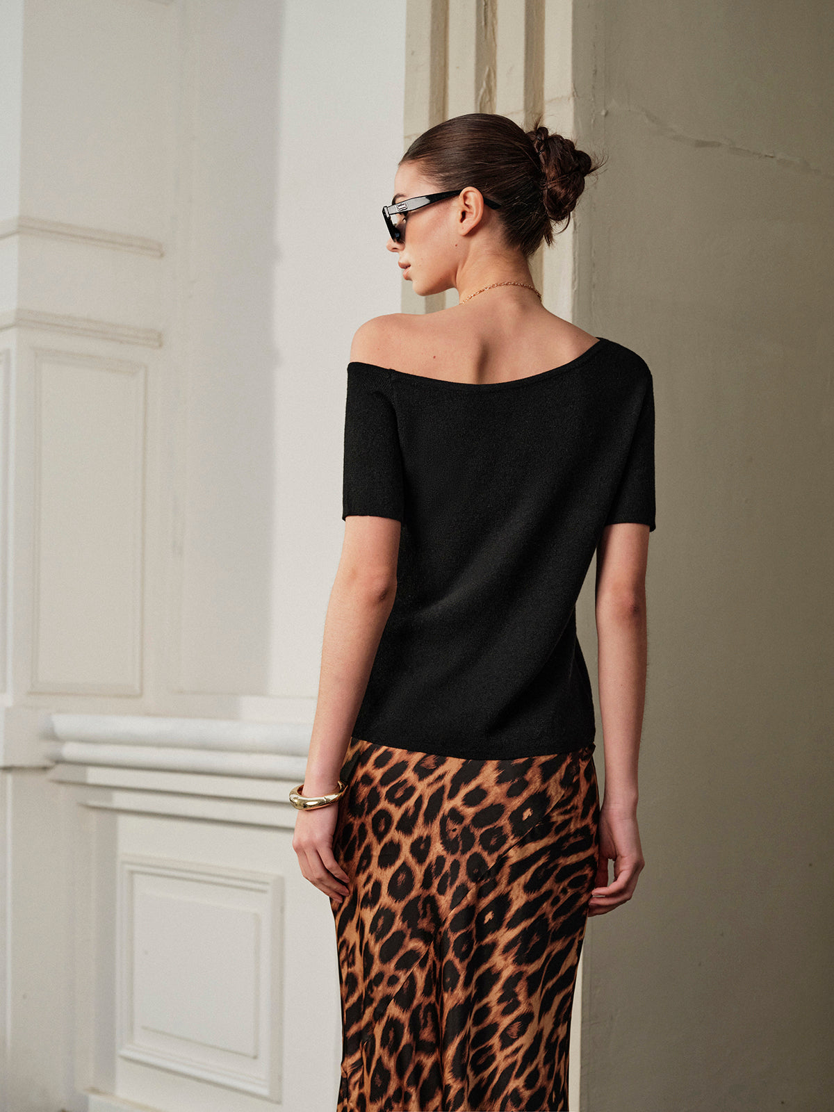 Off-Shoulder Short Sleeve Top-Chicvia