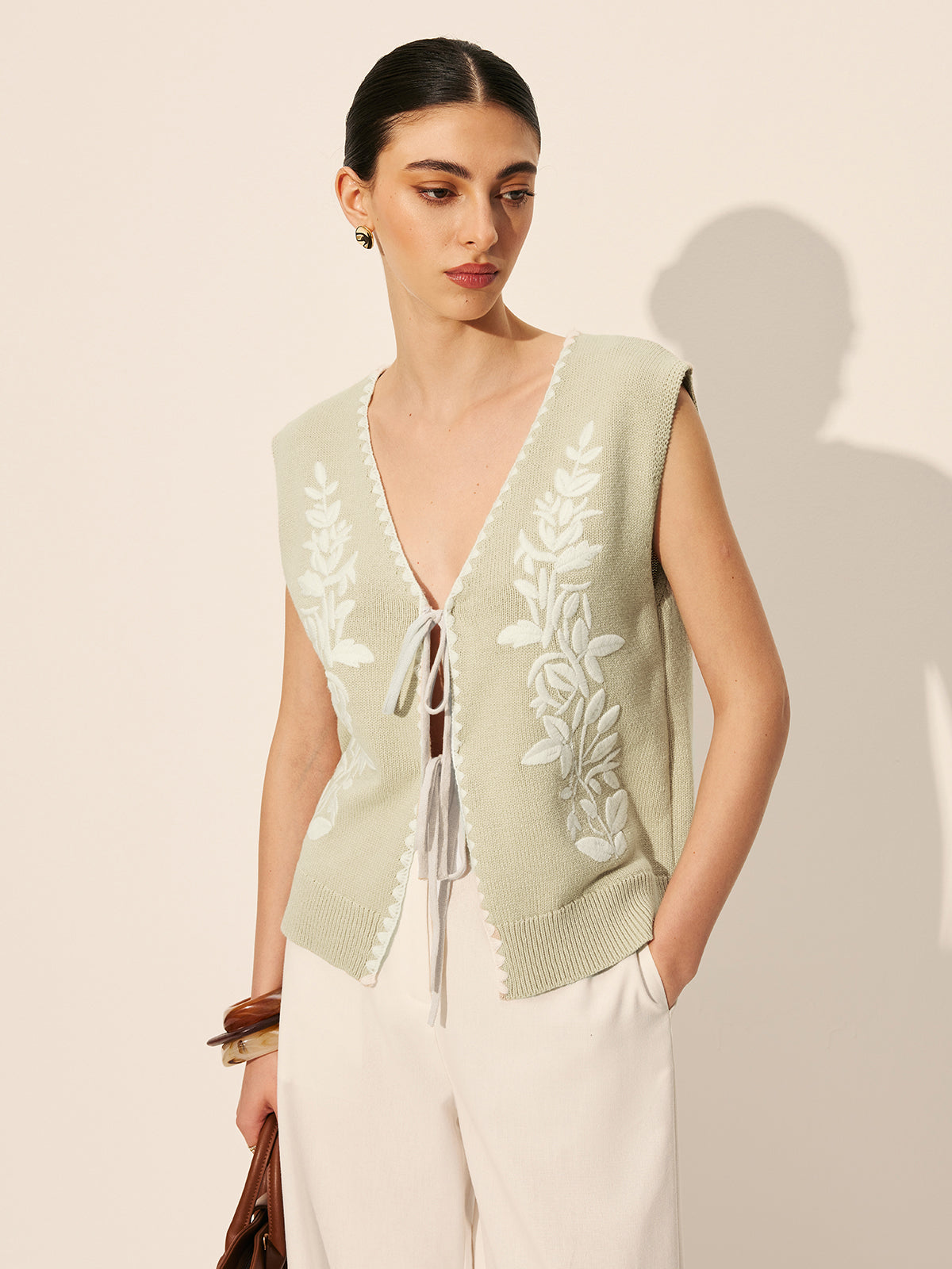 Embroidery Bow Floral Sweater Vest-Chicvia