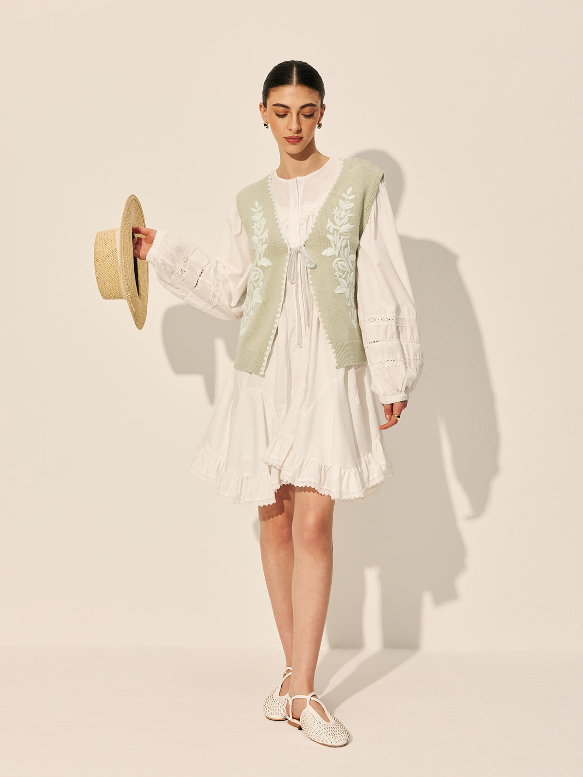 Embroidery Bow Floral Sweater Vest-Chicvia