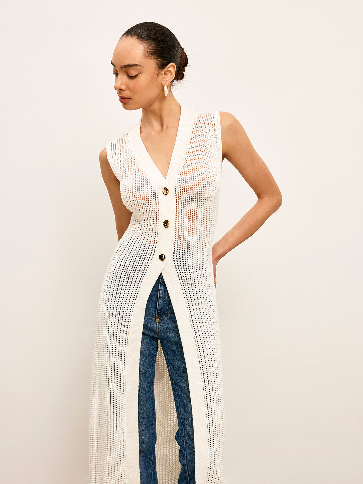 Knit Hollow Metal Detail Sleeveless Cardigan-Chicvia