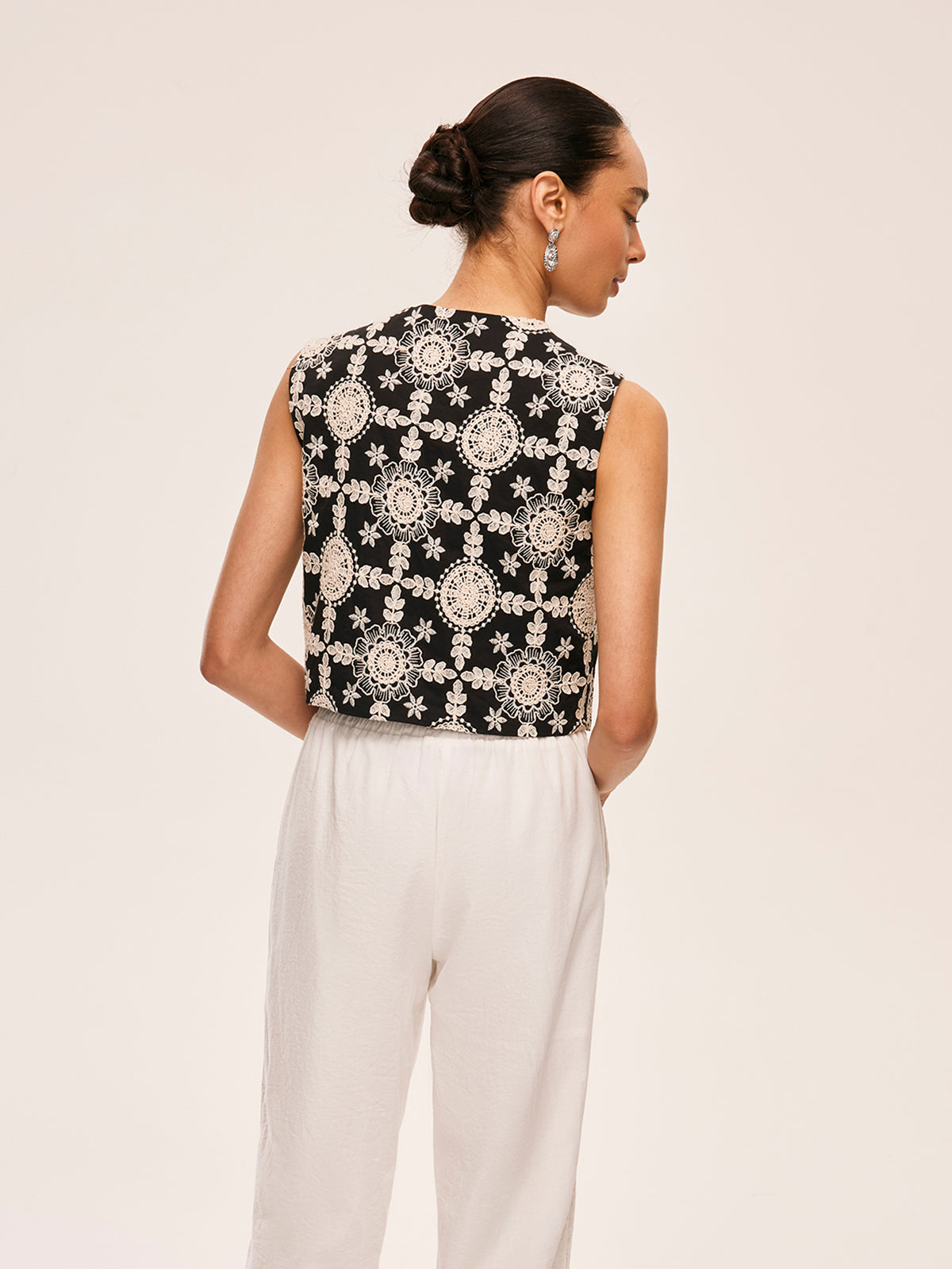 Embroidered Cotton Tie-Front Vest-Chicvia